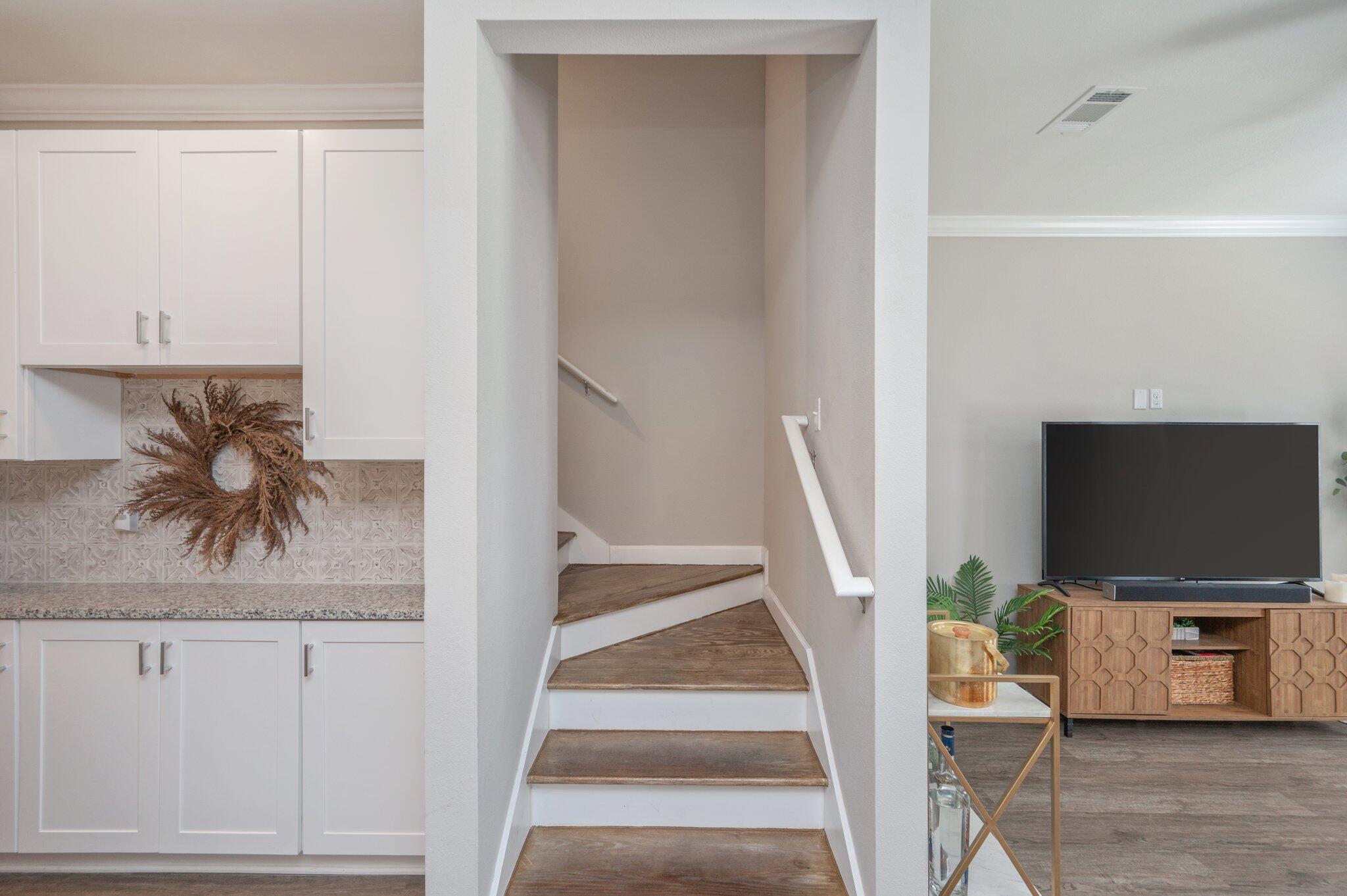 stable lanes - Residential Lease