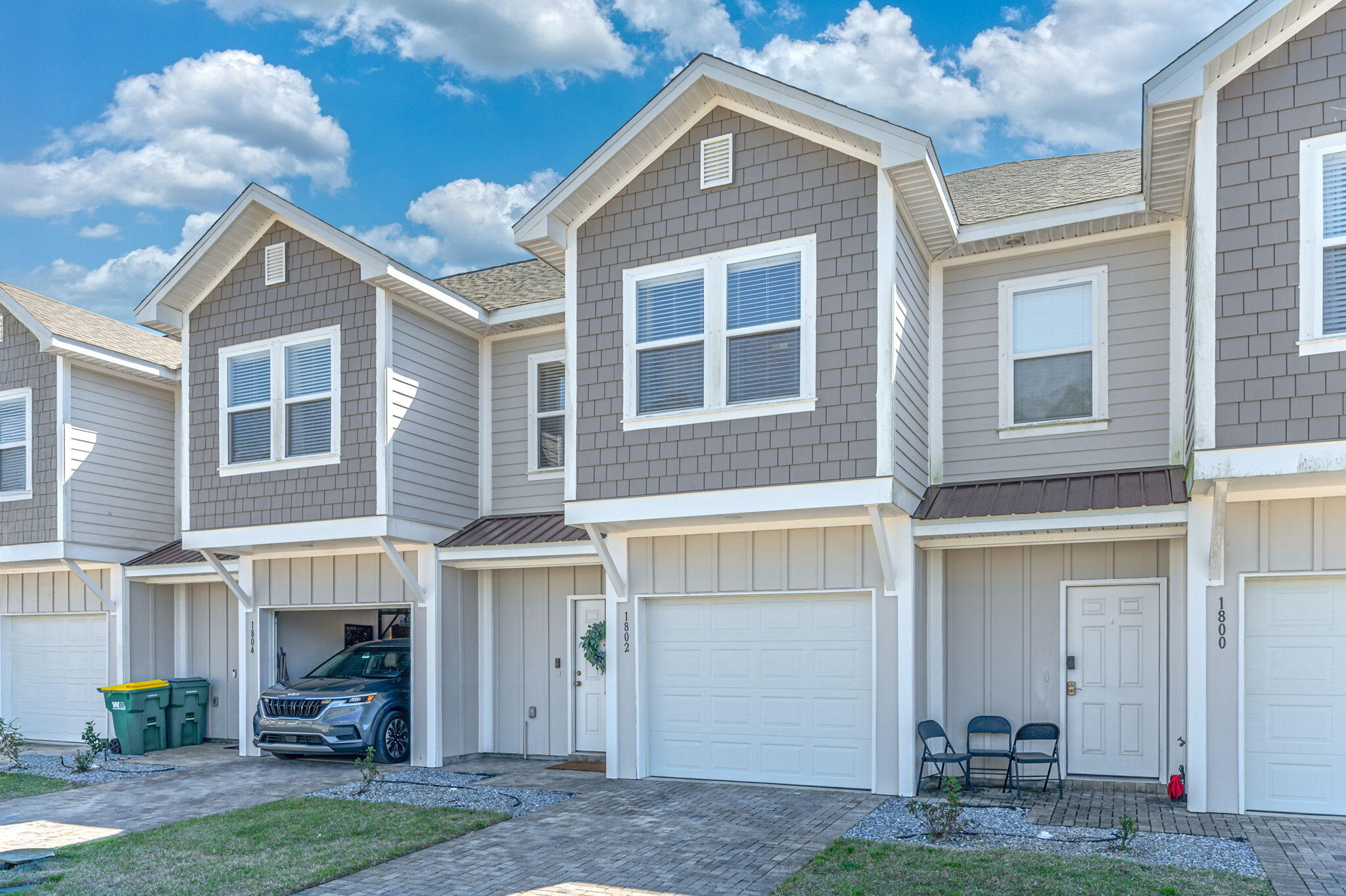 stable lanes - Residential Lease