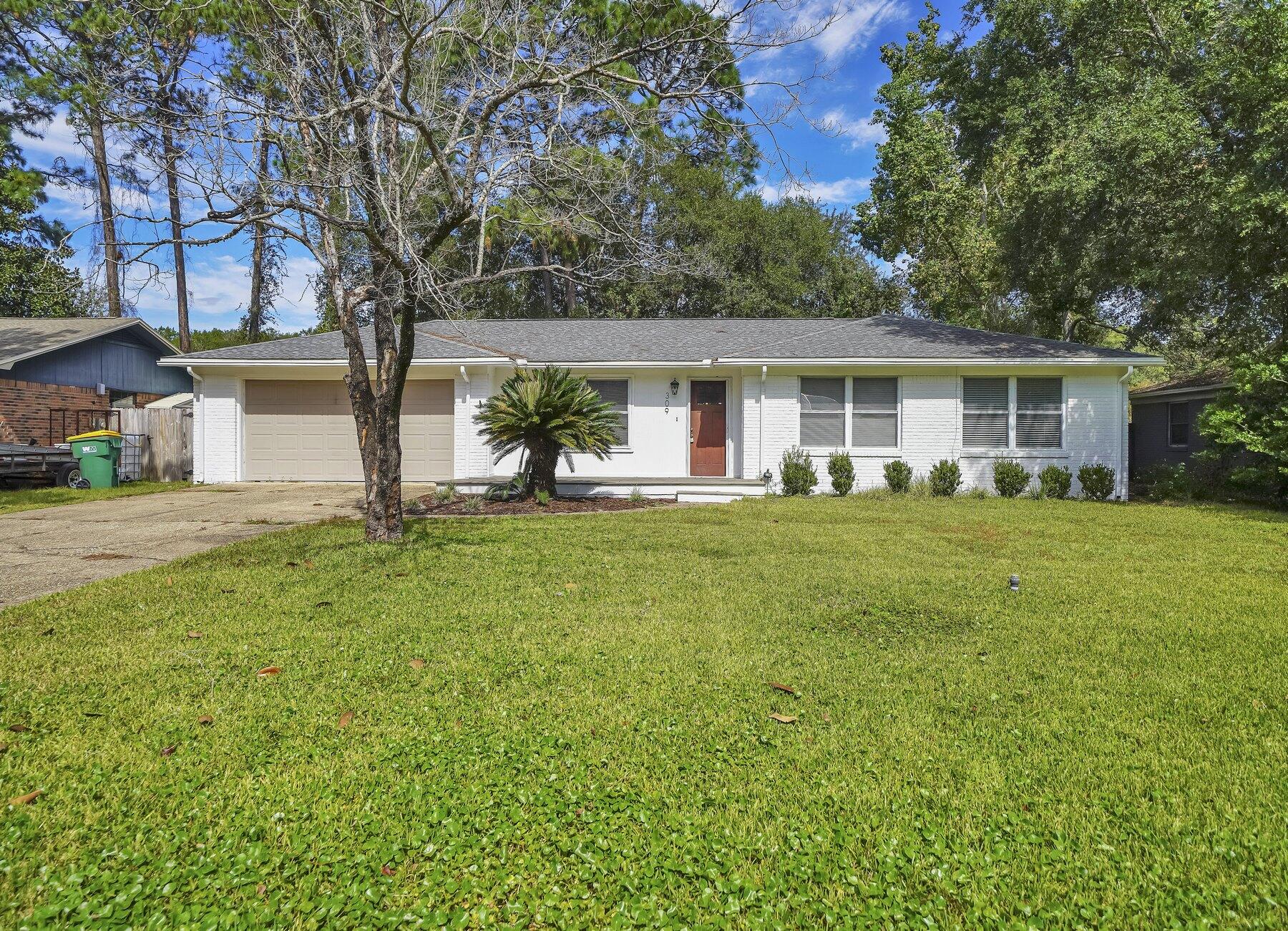 AVAILABLE... October 25, 2023. 3bd/2bth recently renovated home which boasts a kitchen with new cabinets, tile backsplash, stainless steel appliances, and granite counters. Laminate wood flooring throughout with tile in the wet areas. Master Bath has tile and glass surround shower with a new vanity and sink. Centrally located in the heart of Niceville and within walking distance to the High School. NO smoking and NO cats. Dogs allowed upon approval with a non-refundable pet fee. Minimum 600 FICO credit score required in addition to meeting applicant rental criteria. Lawn Care included. AS IS Washer/Dryer included.