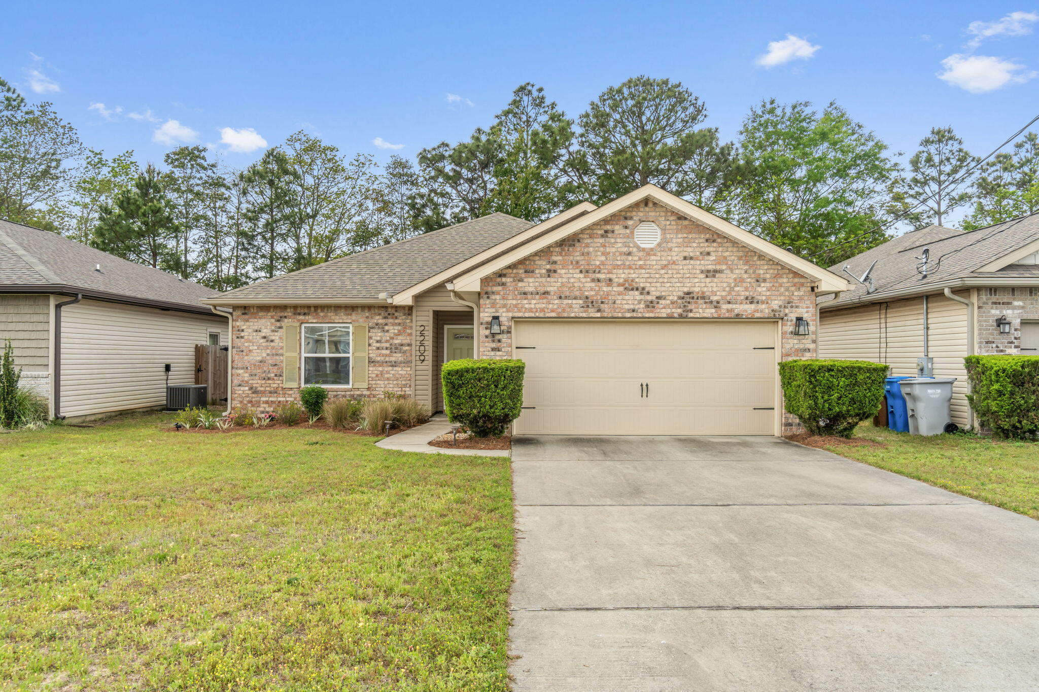 CRESCENT SHORES - Residential