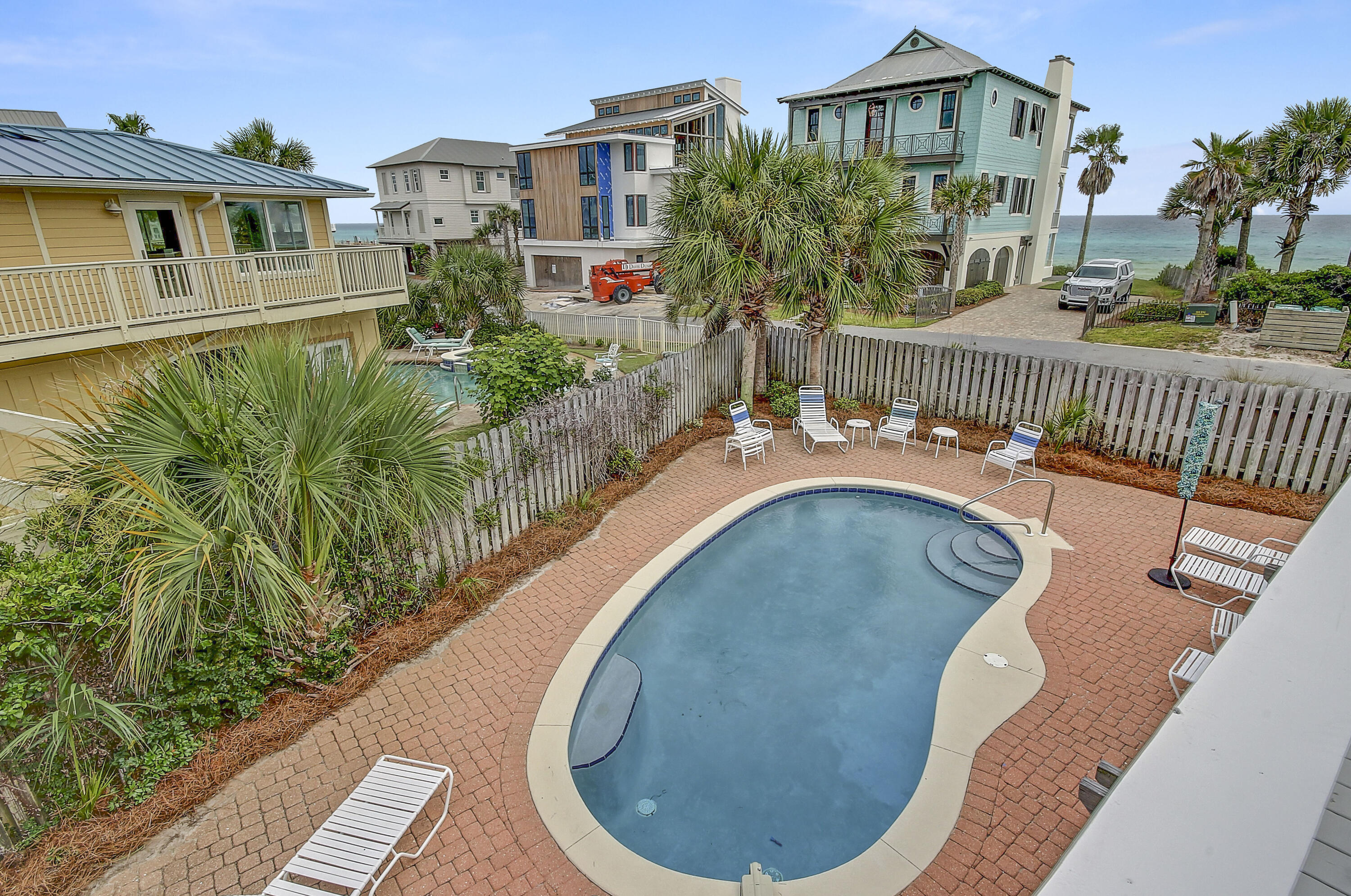 GULF TRACE - Residential