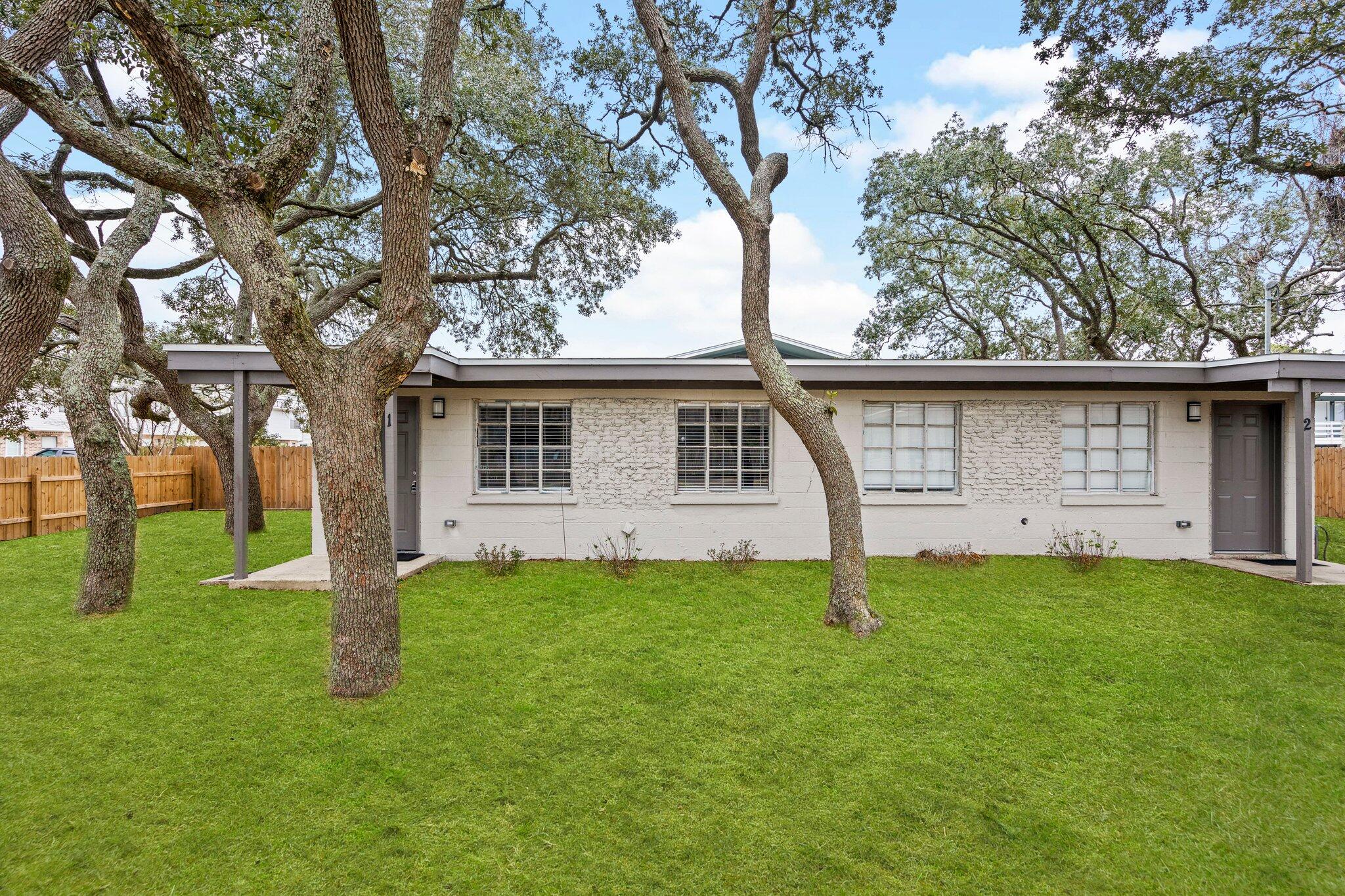 Introducing a charming Florida cottage in the heart of Ft. Walton Beach. This fully updated 1 bedroom, 1 bathroom home offers a cozy and inviting space for anyone looking to call it home. Situated in a great location, residents will enjoy easy access to all the amenities and attractions the area has to offer. With its quaint charm and modern updates, this home is the perfect place to relax and unwind after a long day. Don't miss out on the opportunity to make this your own in beautiful Ft. Walton Beach.