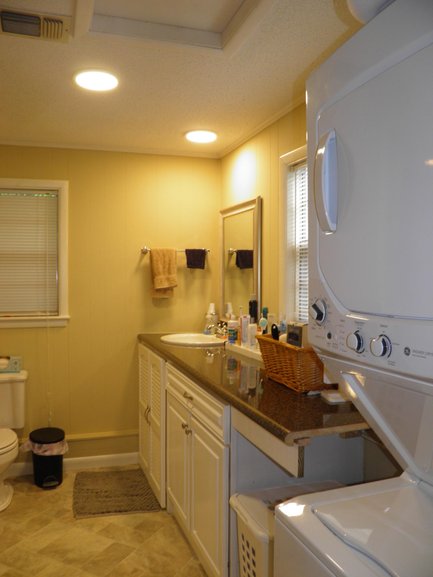 GARNIERS BEACH 2ND - Residential Lease