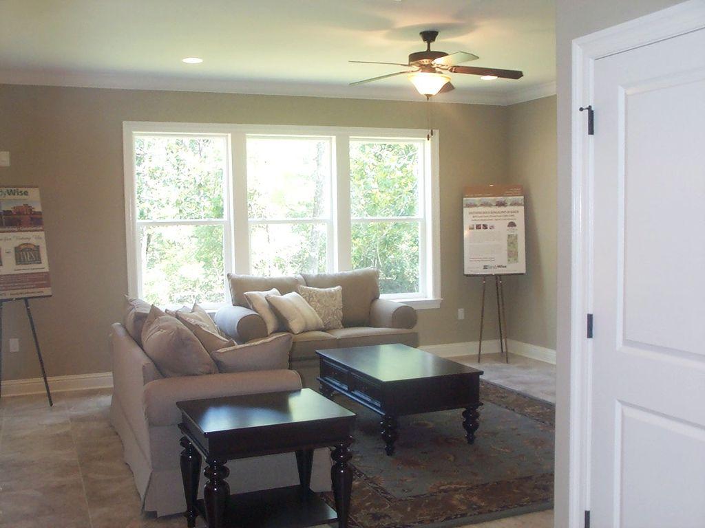 Hawk's Landing - Residential Lease