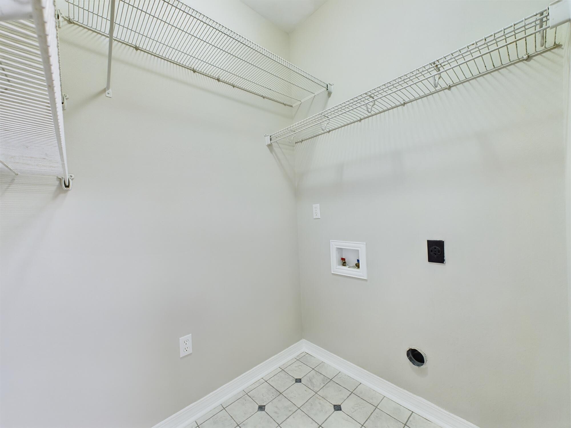 HERITAGE MANOR - Residential Lease
