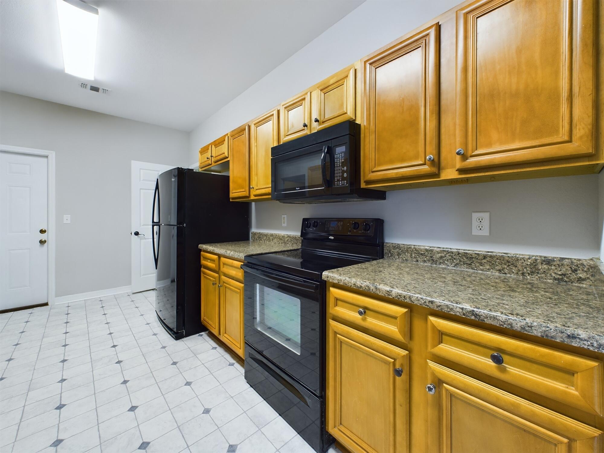 HERITAGE MANOR - Residential Lease