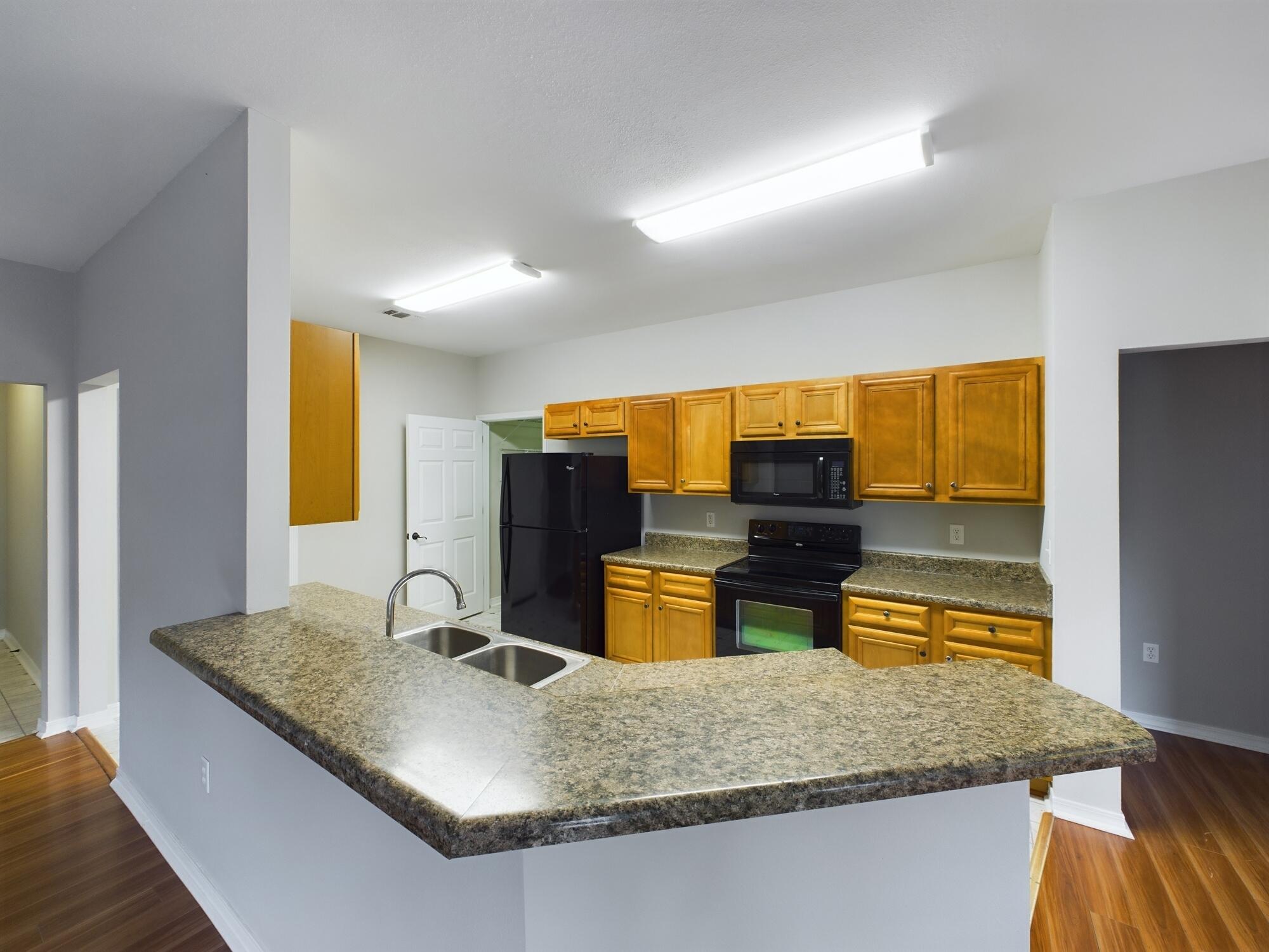 HERITAGE MANOR - Residential Lease