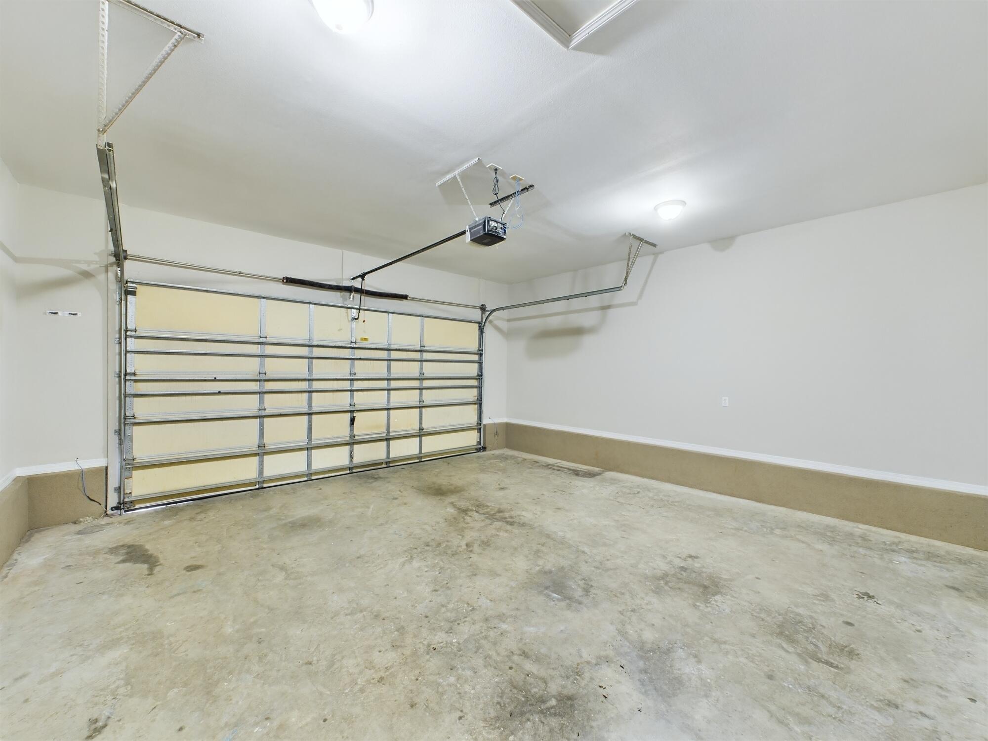 HERITAGE MANOR - Residential Lease