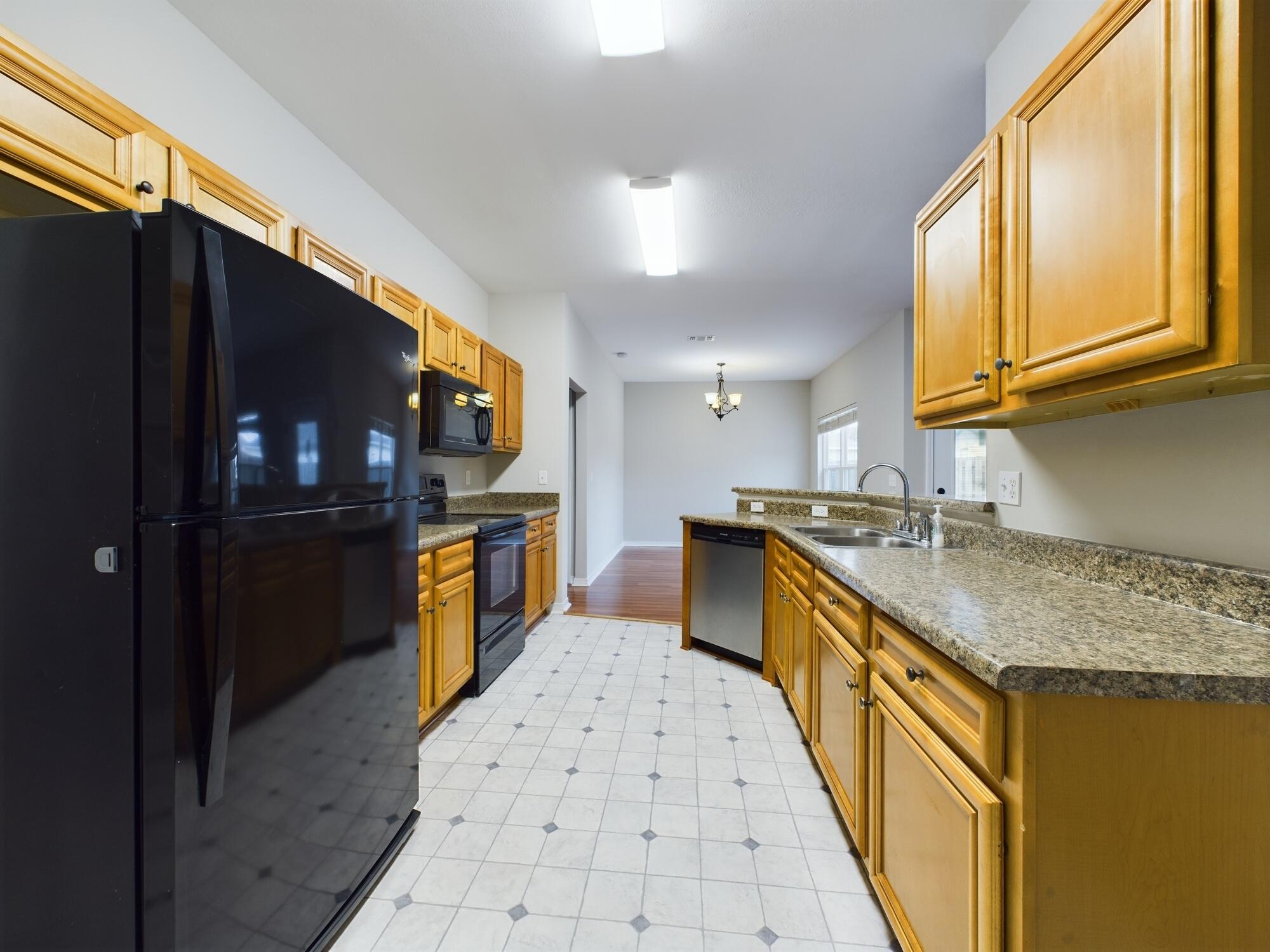 HERITAGE MANOR - Residential Lease