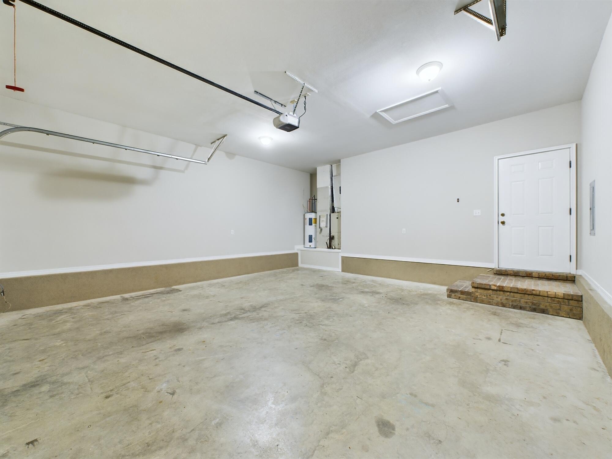 HERITAGE MANOR - Residential Lease