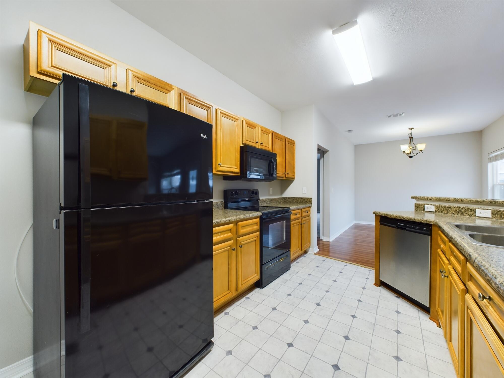 HERITAGE MANOR - Residential Lease