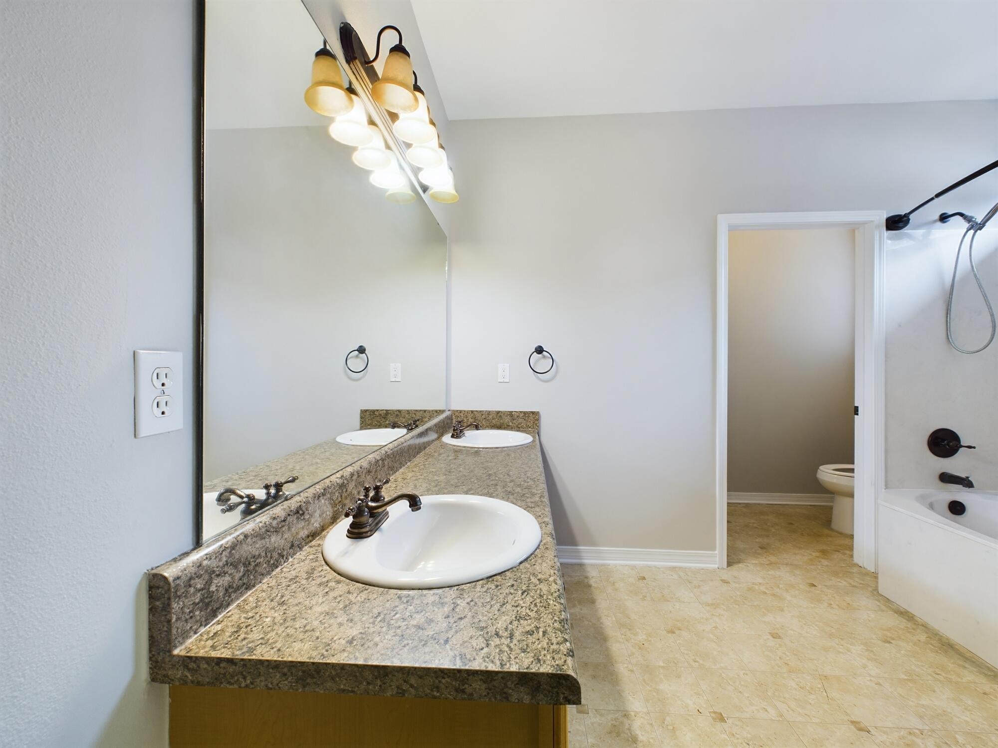 HERITAGE MANOR - Residential Lease