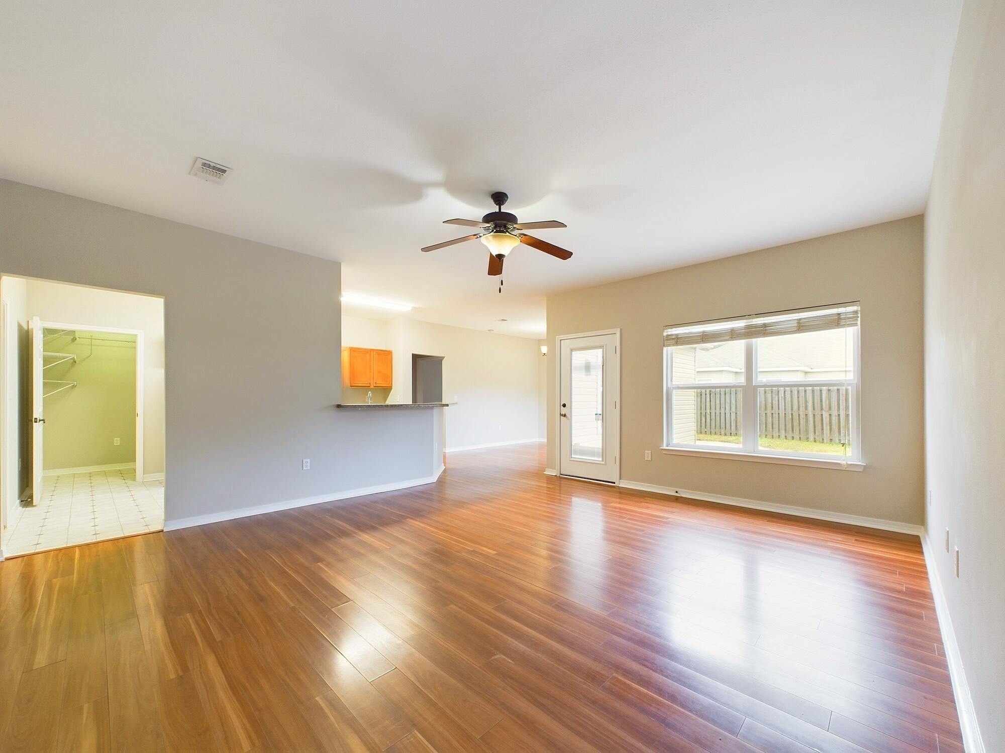 HERITAGE MANOR - Residential Lease