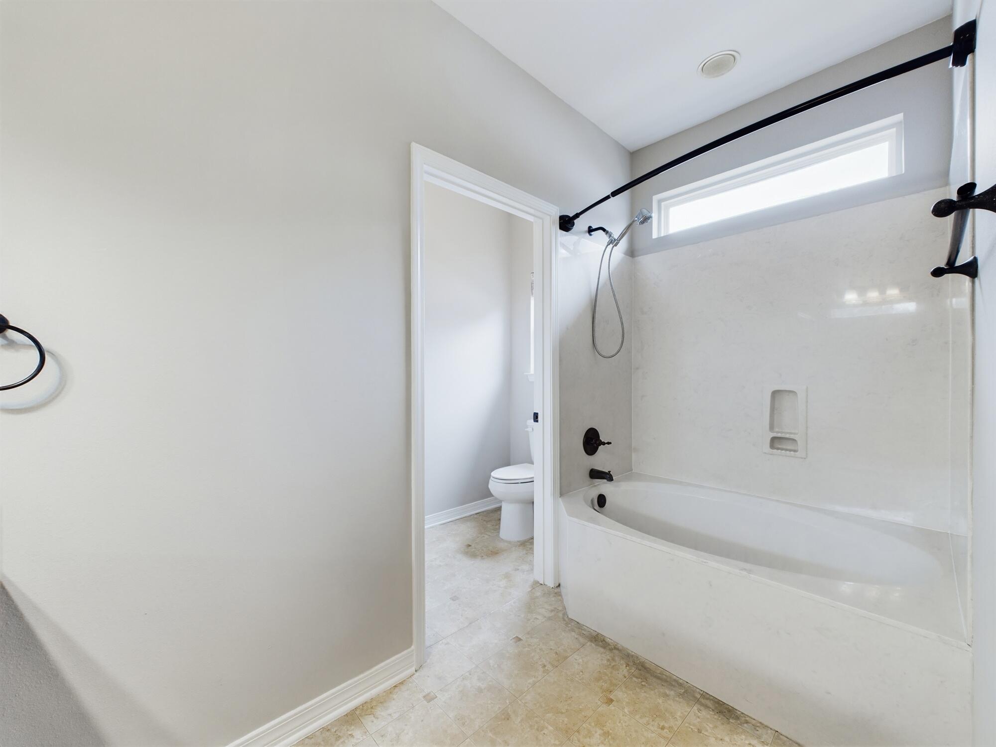 HERITAGE MANOR - Residential Lease