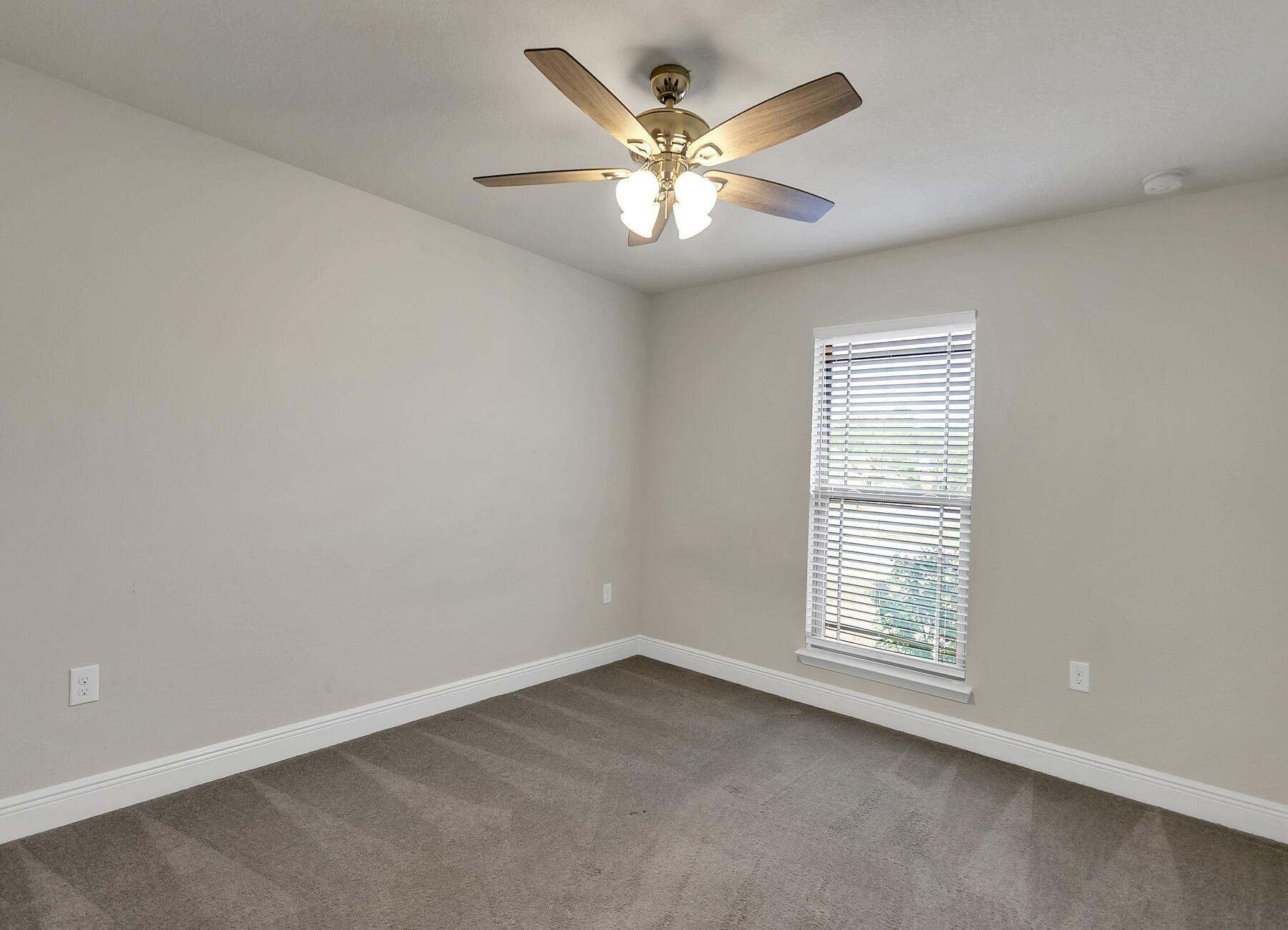 HIDDEN VALLEY - Residential Lease