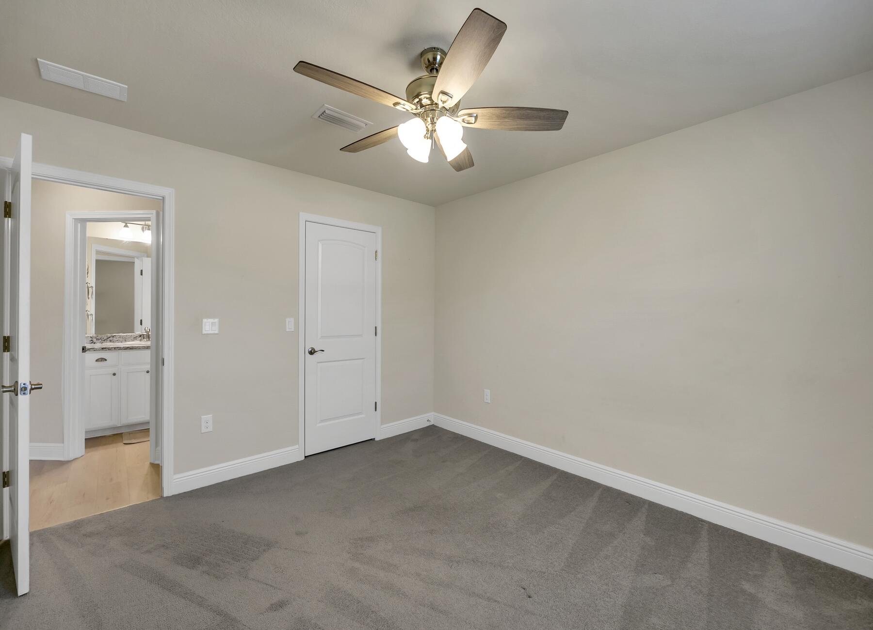 HIDDEN VALLEY - Residential Lease