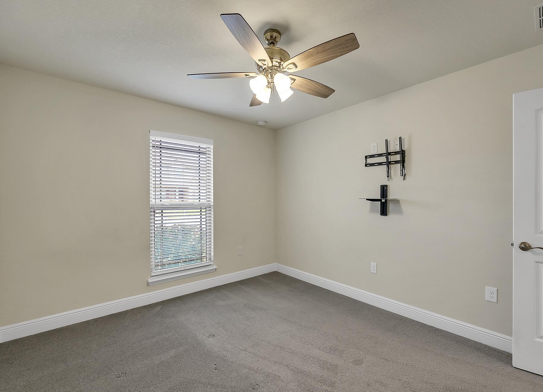 HIDDEN VALLEY - Residential Lease