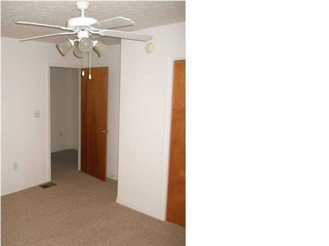 CHATELAINE ESTATES S/D - Residential Lease