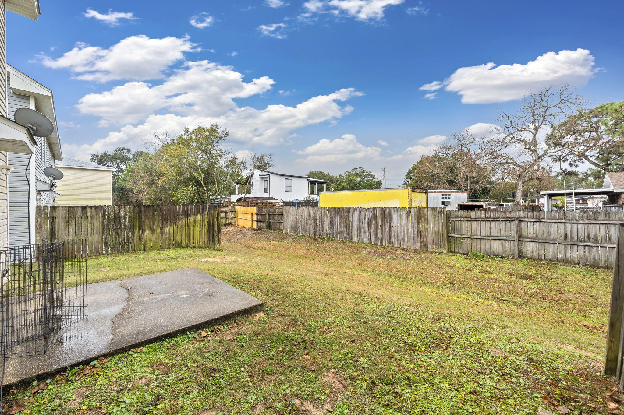 SANTA ROSA OAKS CONDOMINIUM - Residential Lease