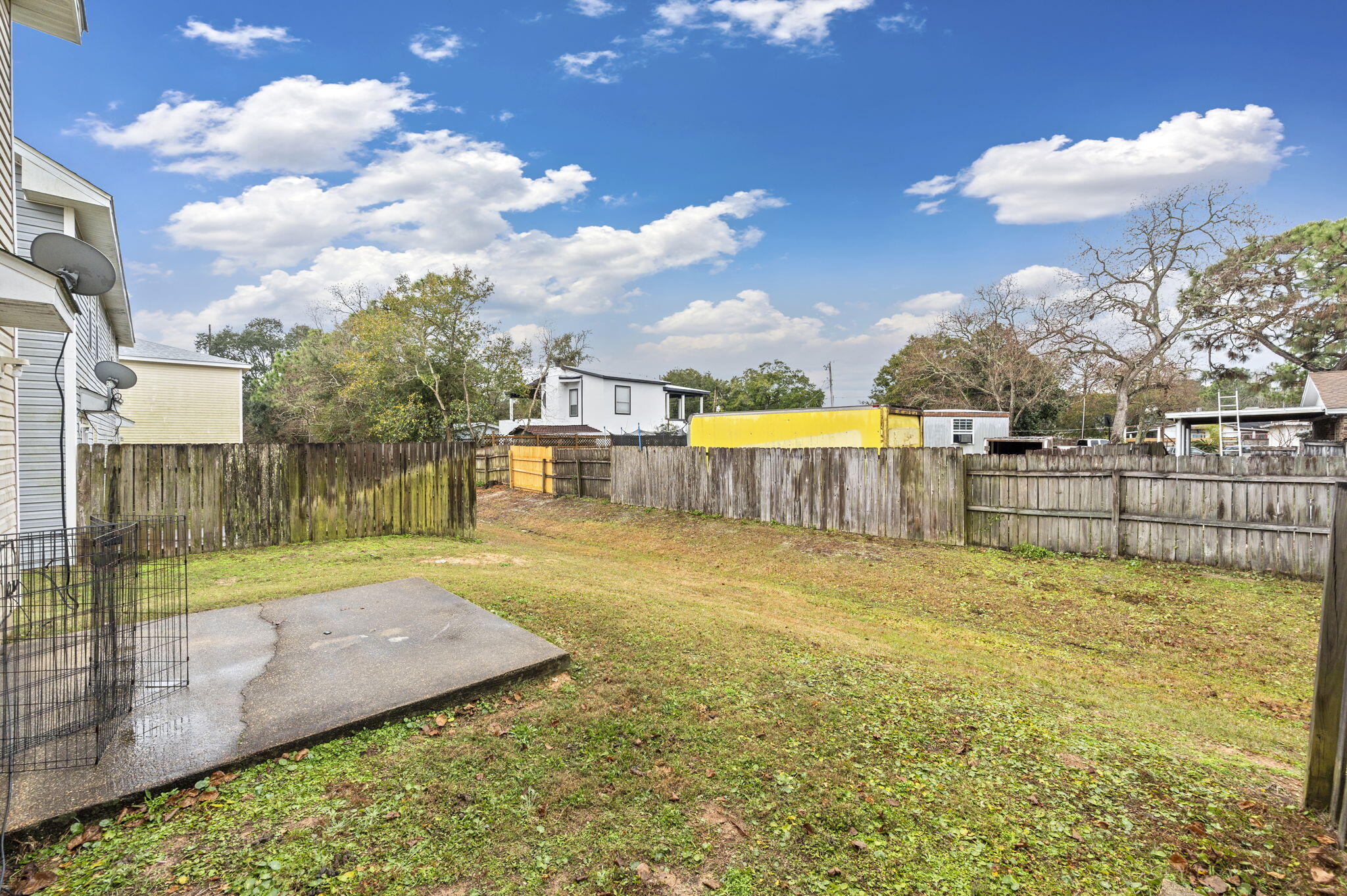 SANTA ROSA OAKS CONDOMINIUM - Residential Lease