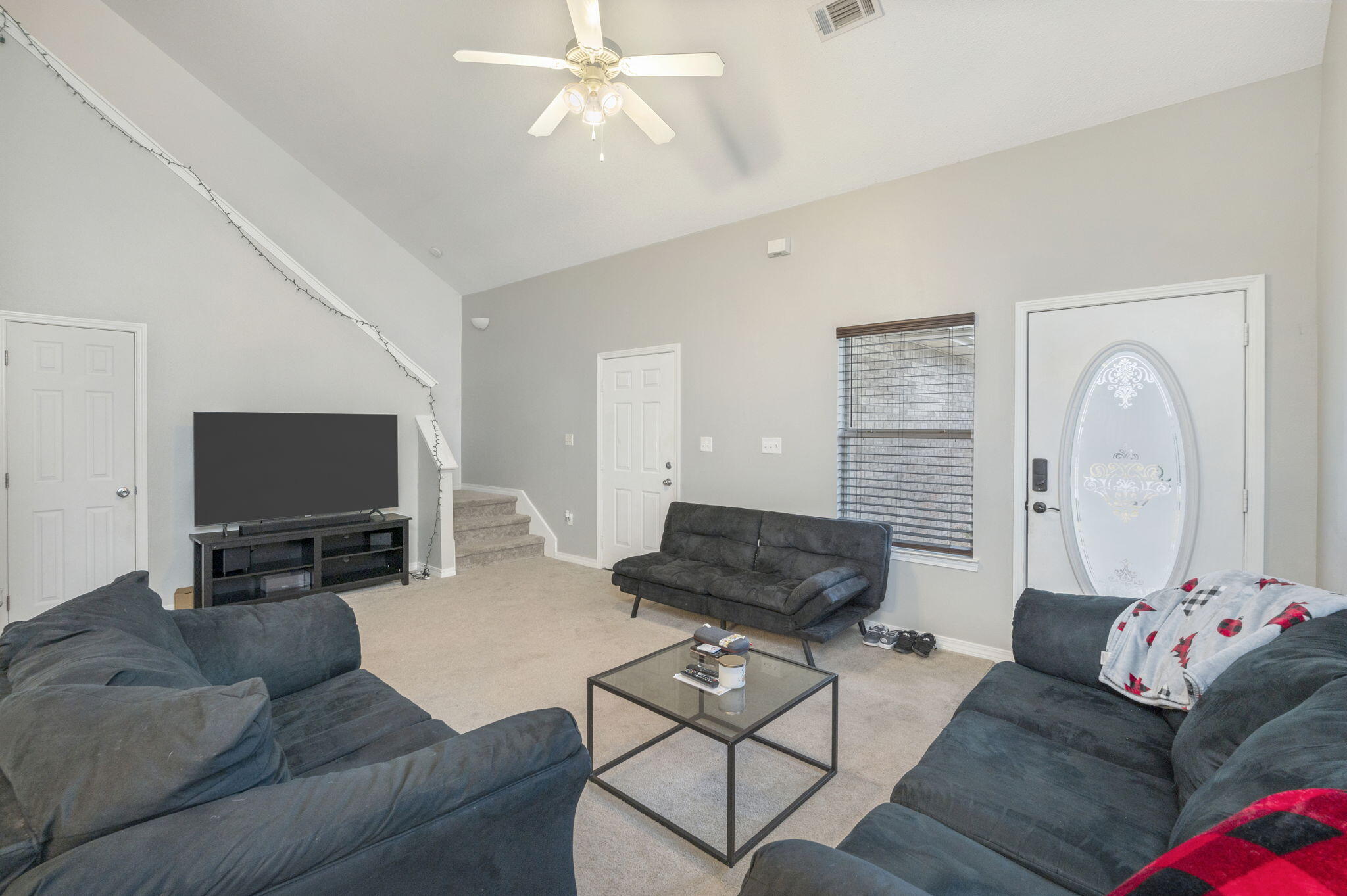 SANTA ROSA OAKS CONDOMINIUM - Residential Lease