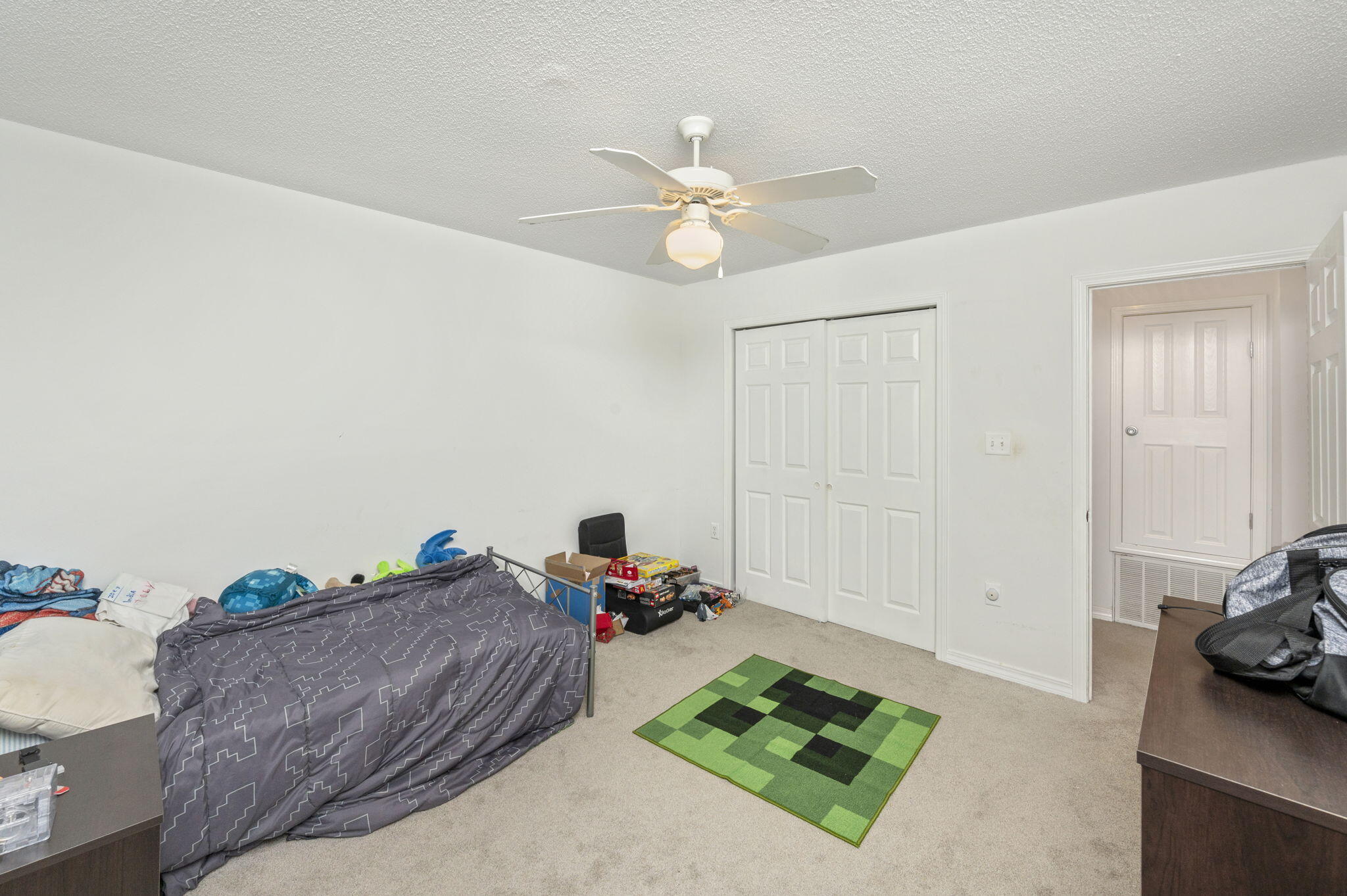 SANTA ROSA OAKS CONDOMINIUM - Residential Lease