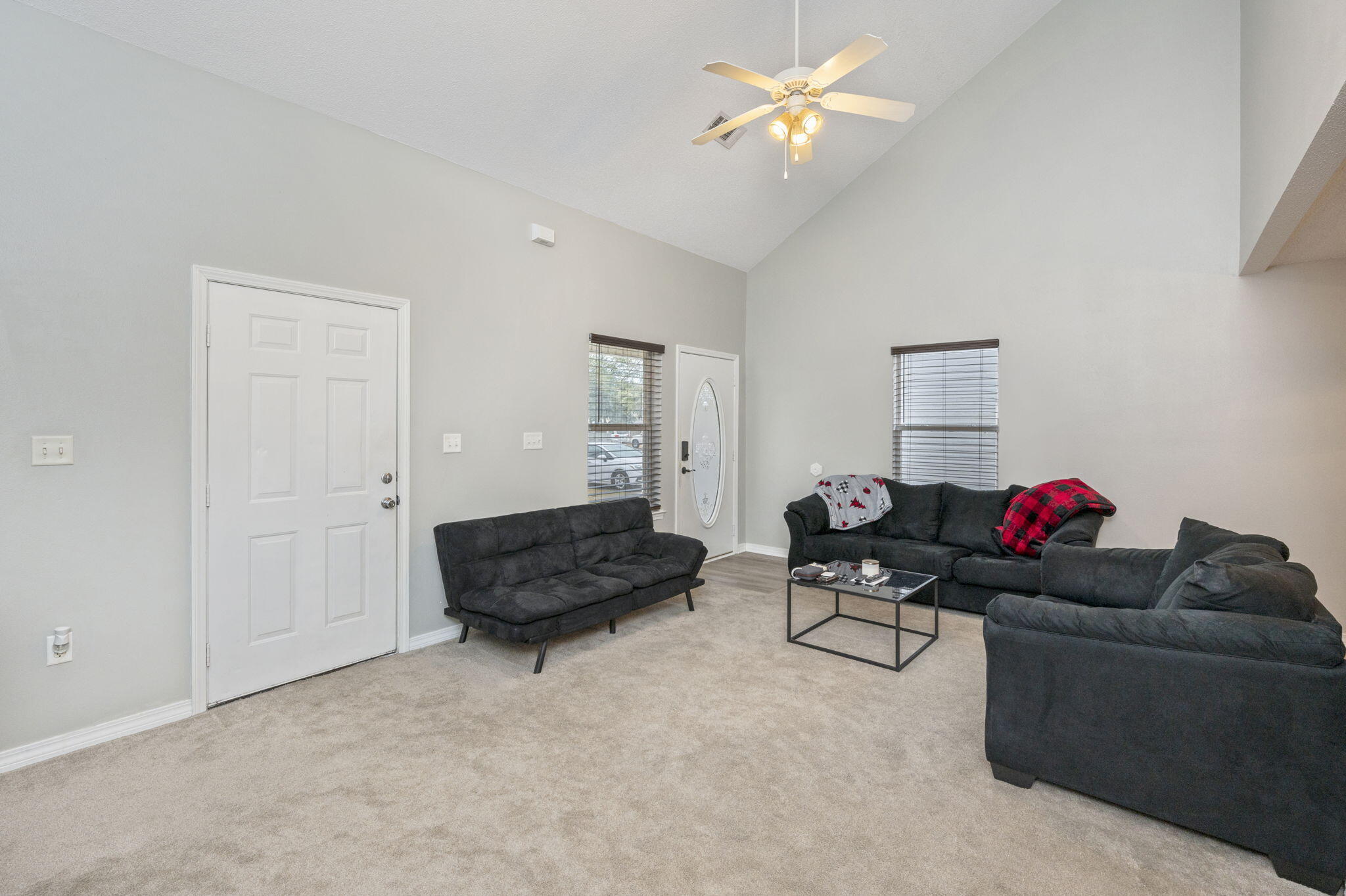SANTA ROSA OAKS CONDOMINIUM - Residential Lease
