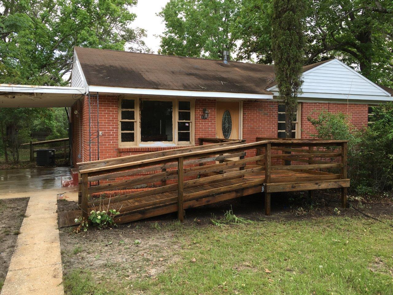 With a little love this 3 bedroom, 1.5 bath brick REO home would be the perfect residence or rental investment. The home features an updated kitchen with granite counter tops and stainless steel appliances, as well as decks with ramps for easy access. Plenty of storage! The location is close to everything Valparaiso, Niceville and Fort Walton Beach has to offer!