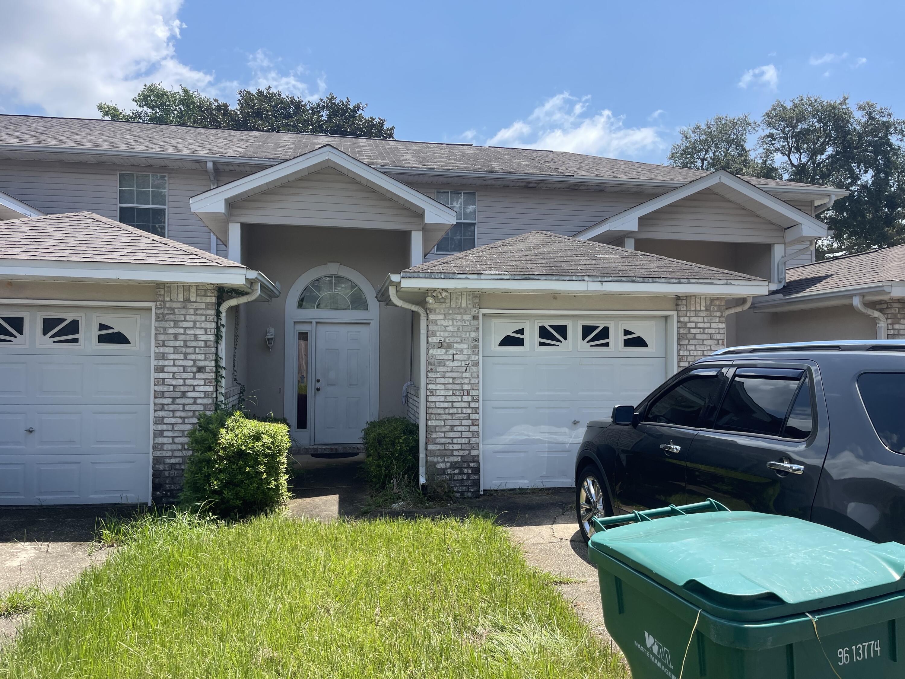 GREAT 2 BEDROOM 2 AND A HALF BATH TOWNHOUSE IN CENTRAL FORT WALTON BEACH. INDOOR LAUNDRY ROOM, 1 CAR GARAGE, BREAKFAST BAR, PRIVATE BATHS IN BOTH BEDROOMS! THERE IS A LARGE FLORIDA ROOM OUT BACK AS WELL! FENCED BACK YARD. CALL FOR A SHOWING TODAY!