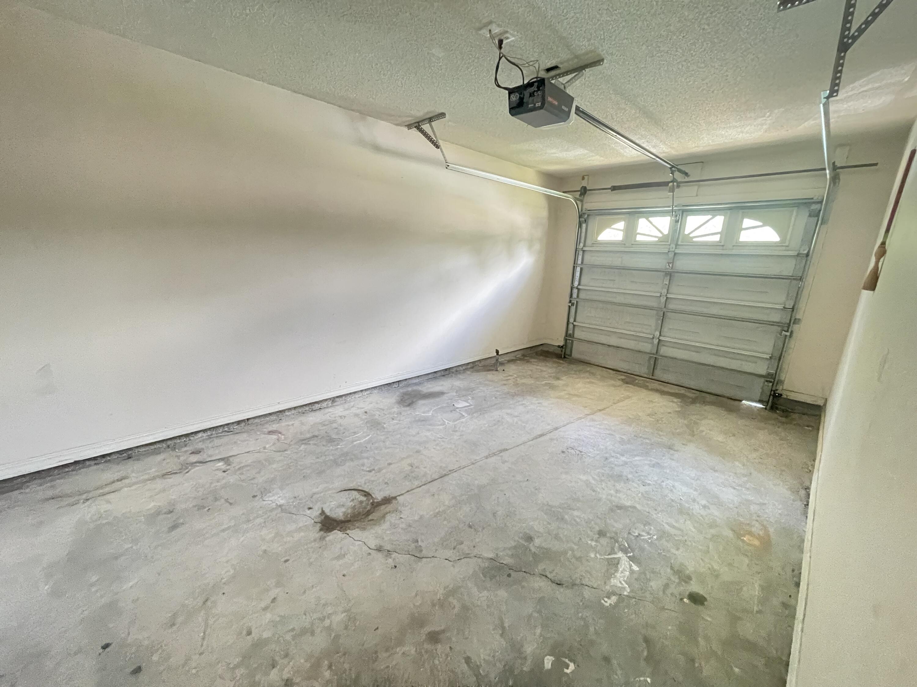 ADASHAN GARDYNS - Residential Lease