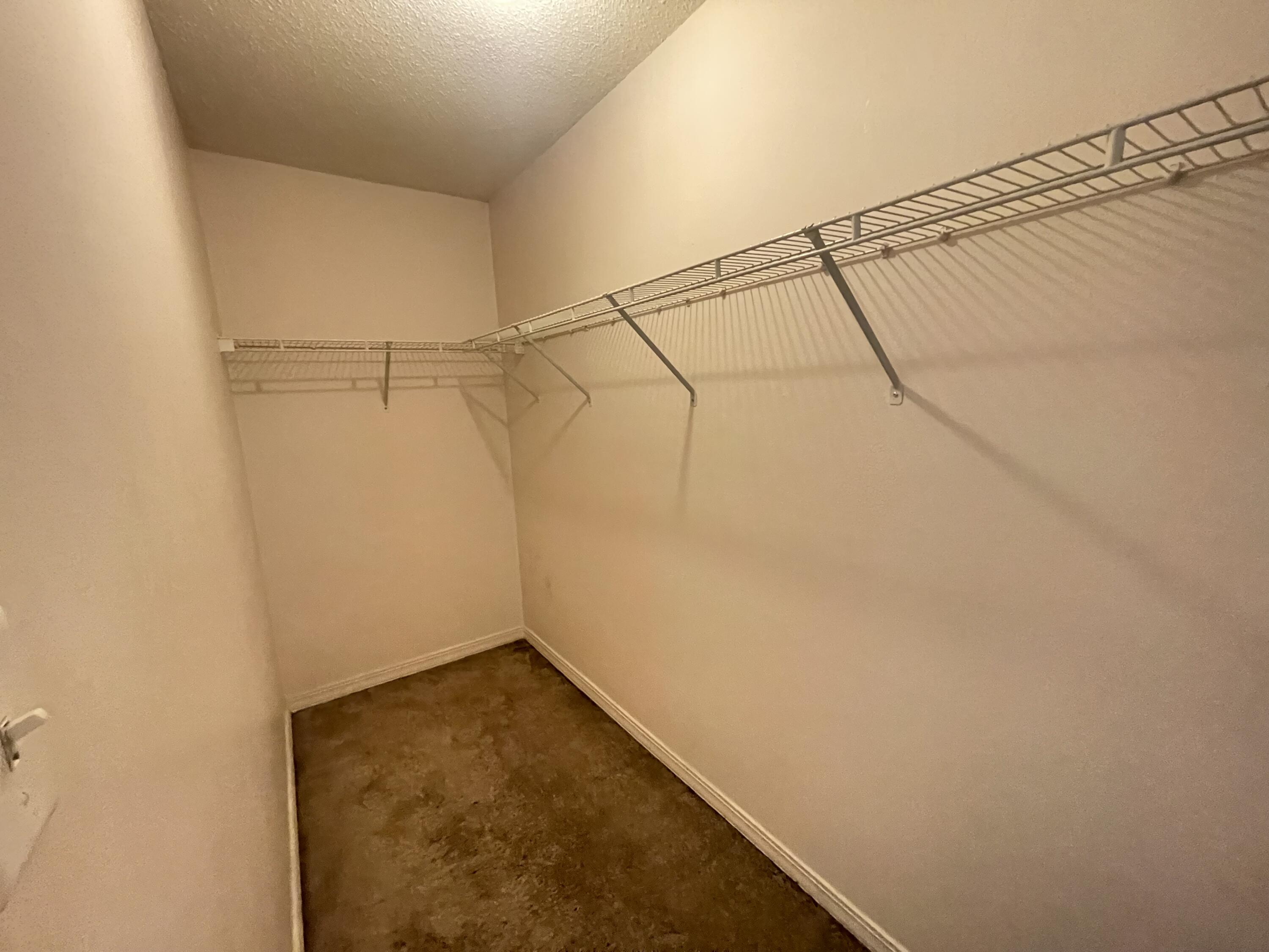 ADASHAN GARDYNS - Residential Lease