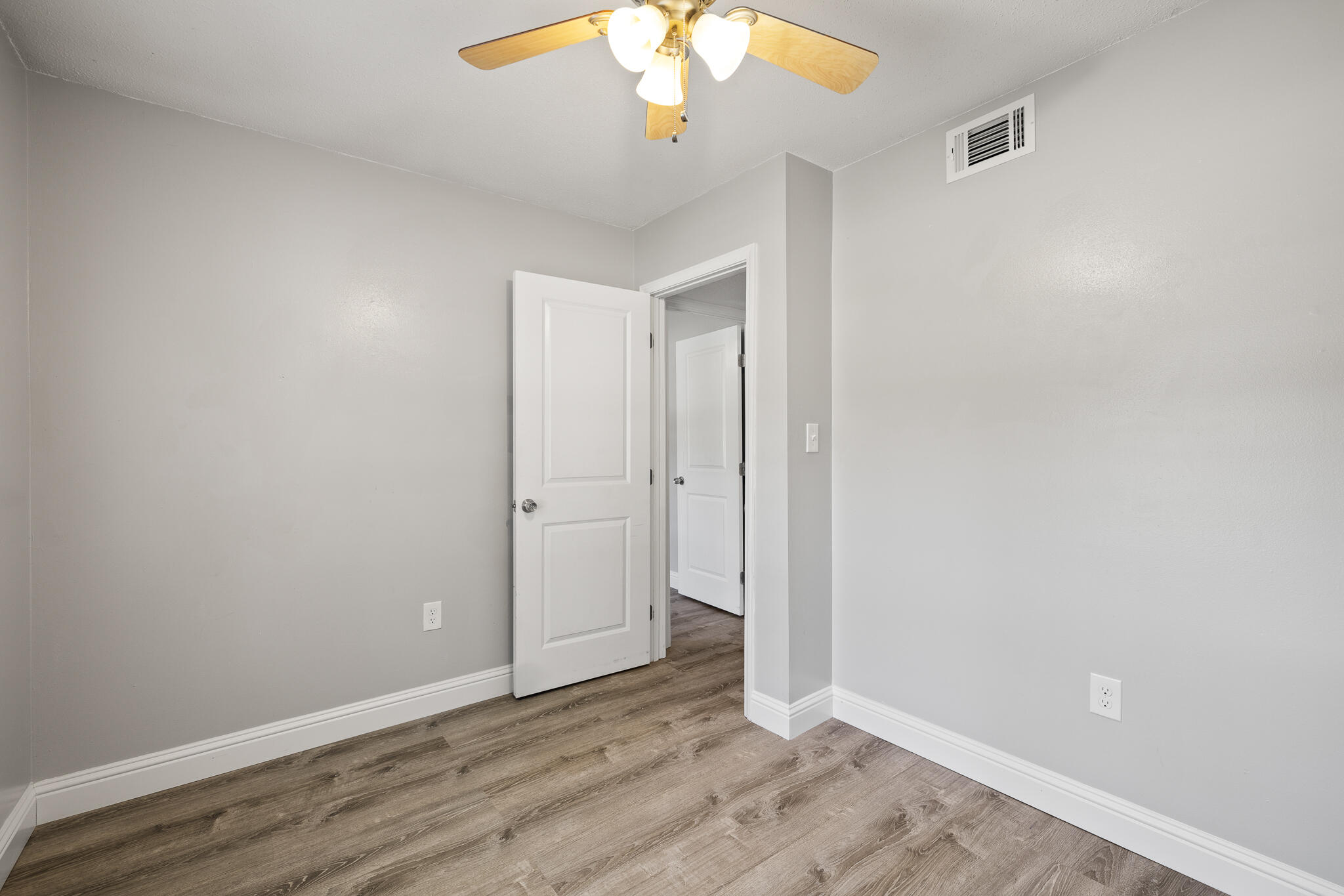 EDGEWATER VILLAGE NORTH - Residential Lease