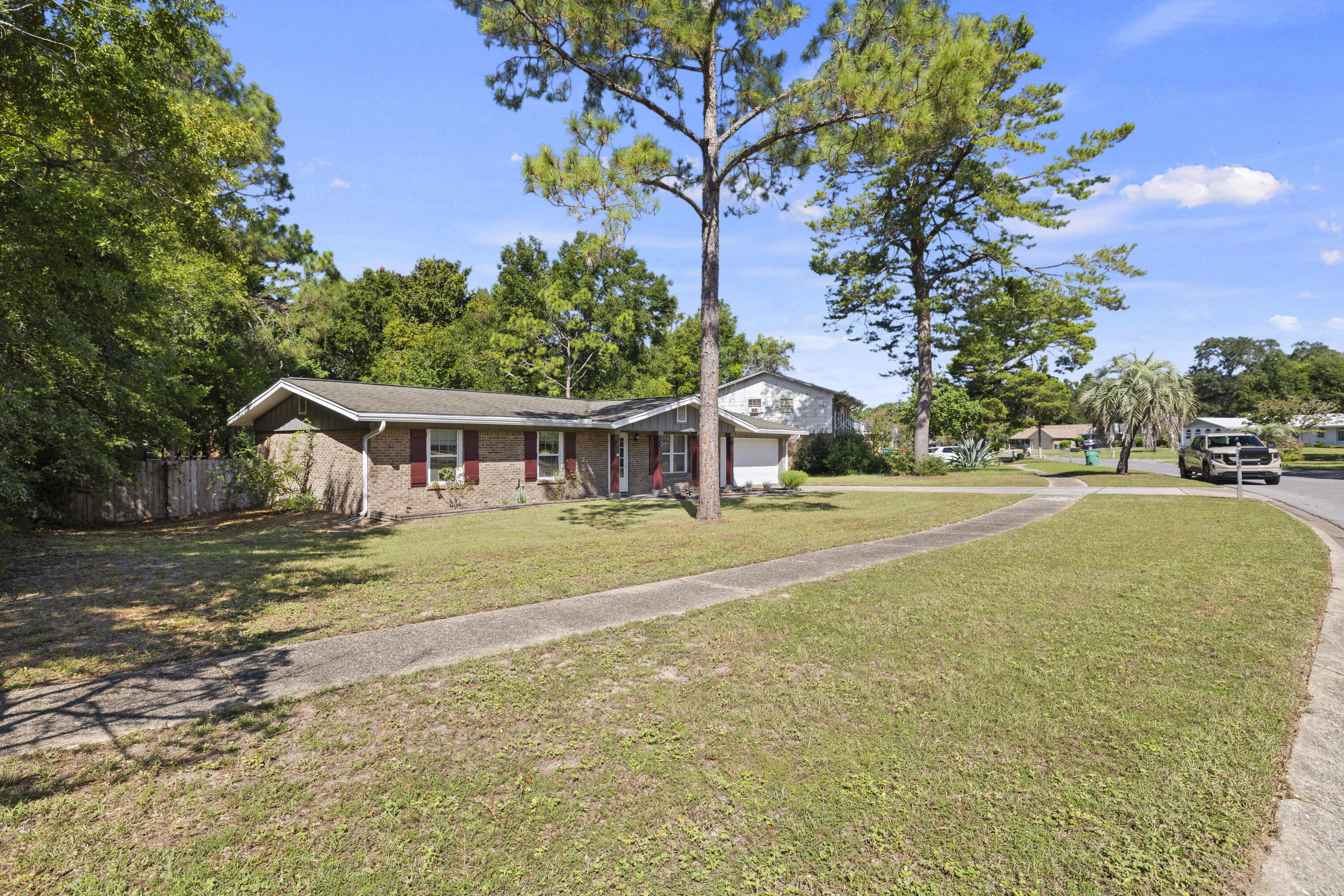 EDGEWATER VILLAGE NORTH - Residential Lease
