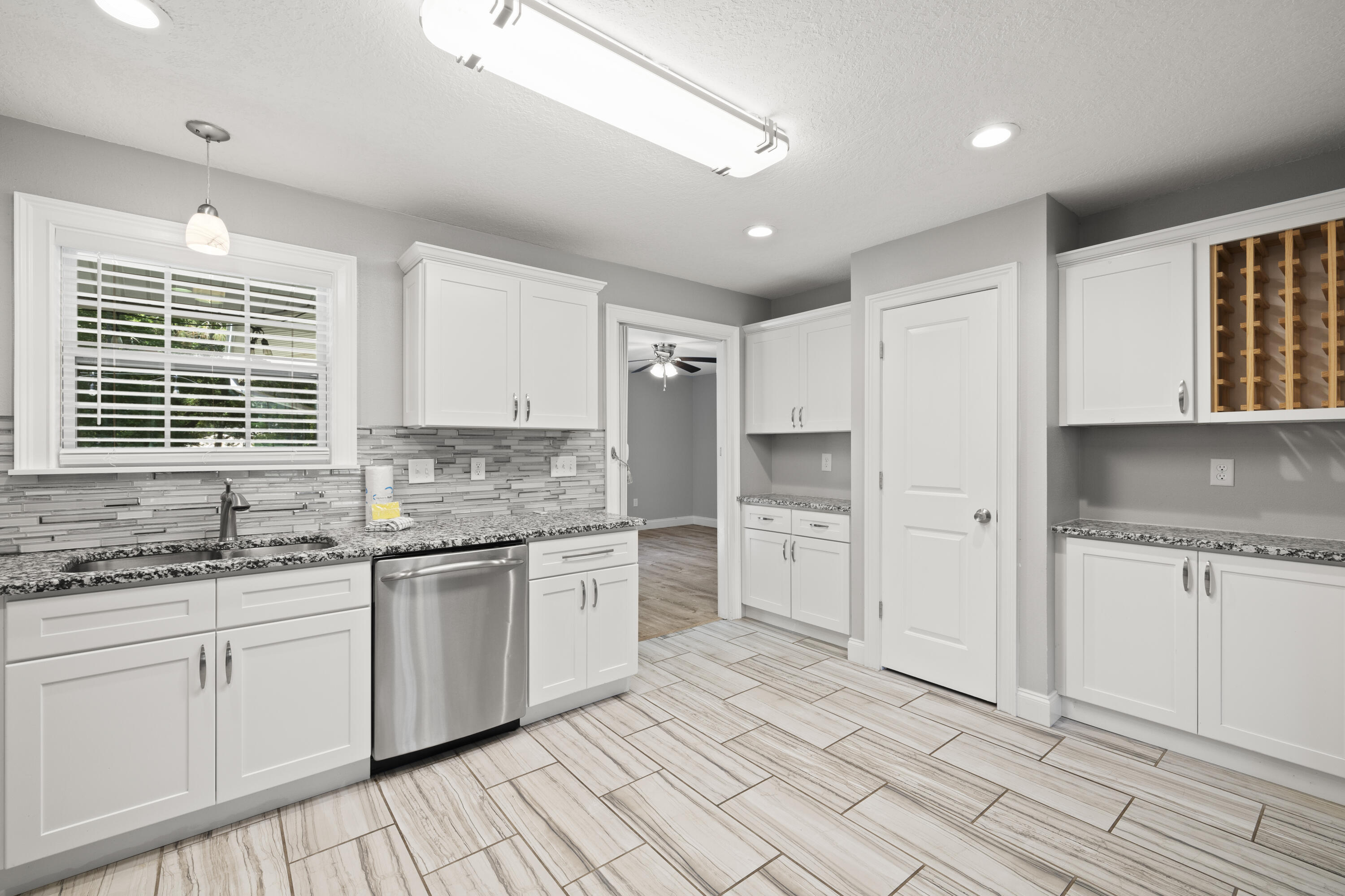 EDGEWATER VILLAGE NORTH - Residential Lease