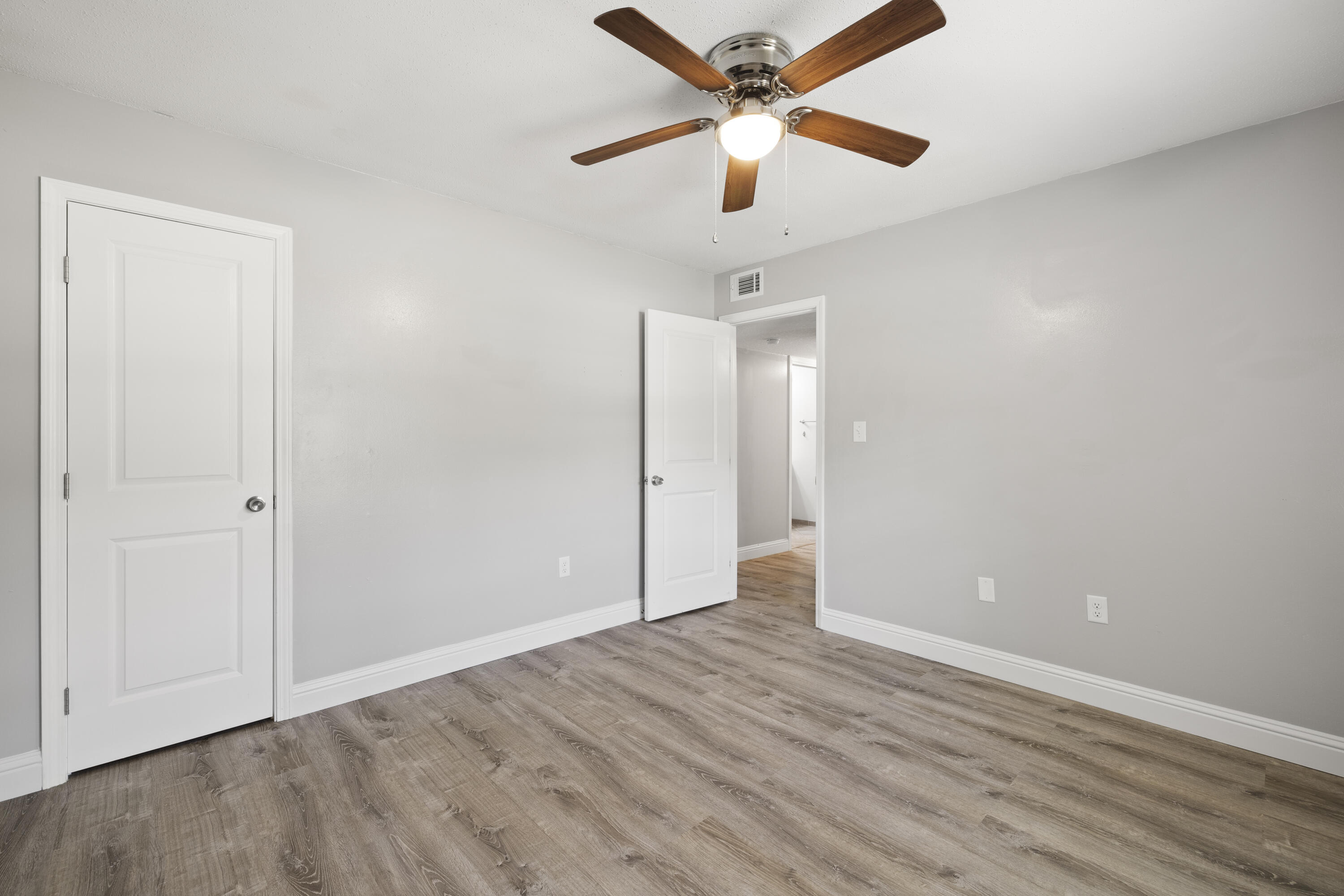 EDGEWATER VILLAGE NORTH - Residential Lease