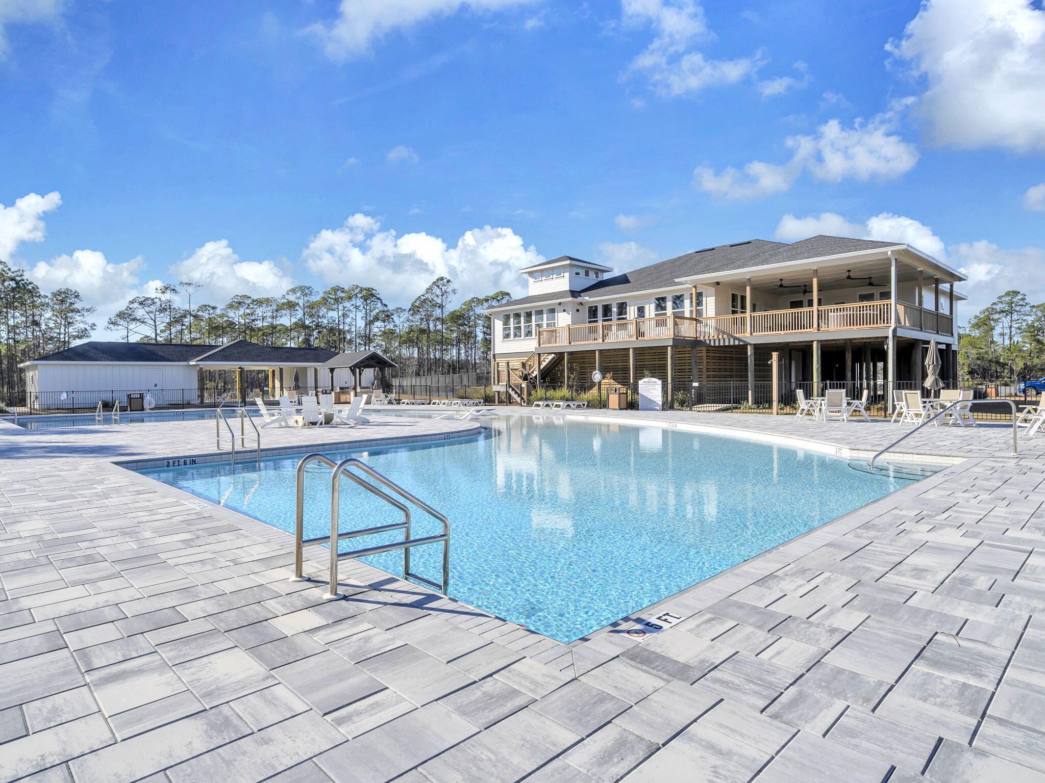 HAMMOCK BAY - MILL COTTAGES - Residential