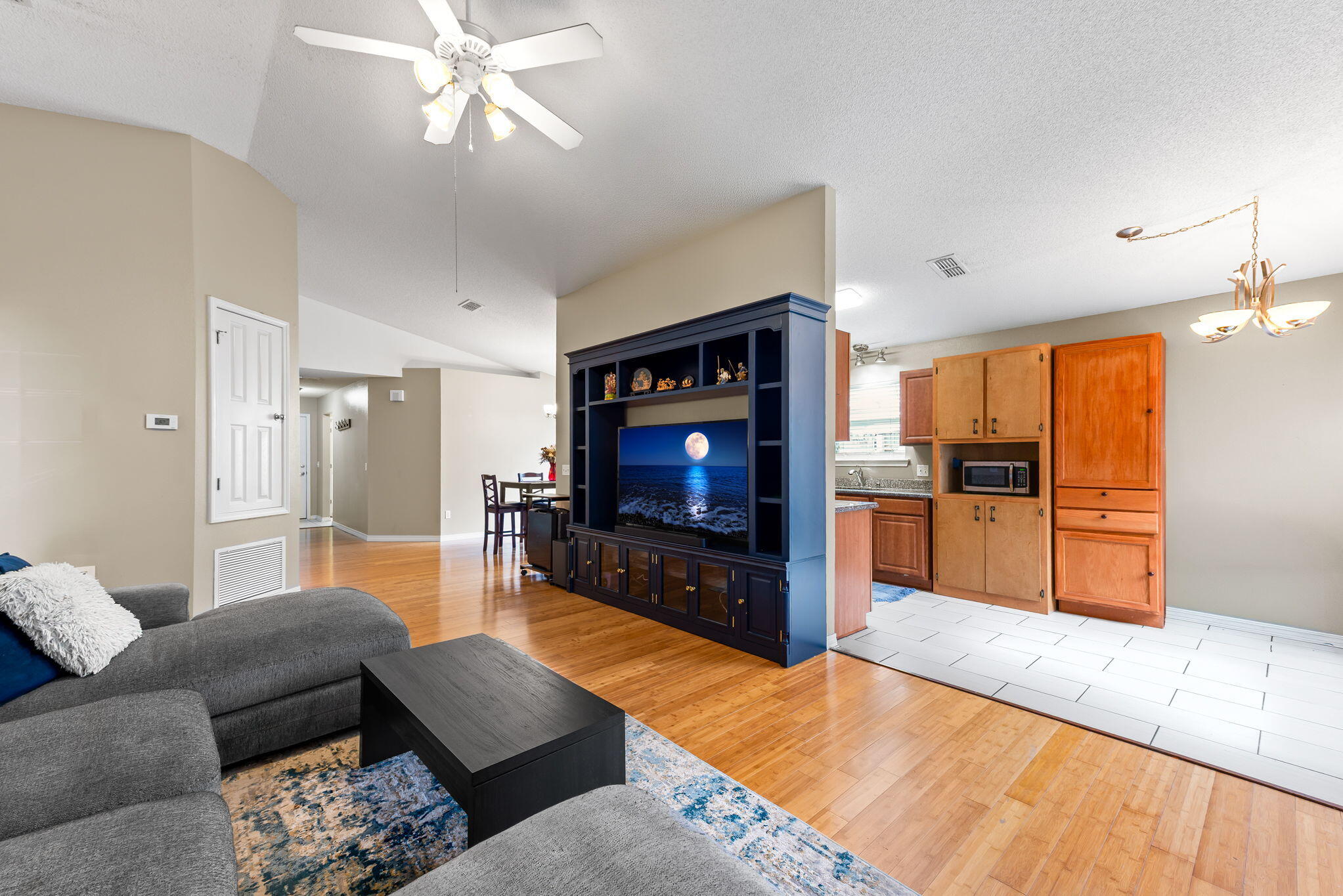MAPLE OAKS - Residential