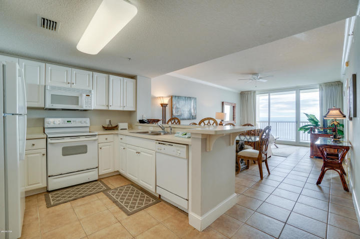 MAJESTIC BEACH TOWERS I - Residential