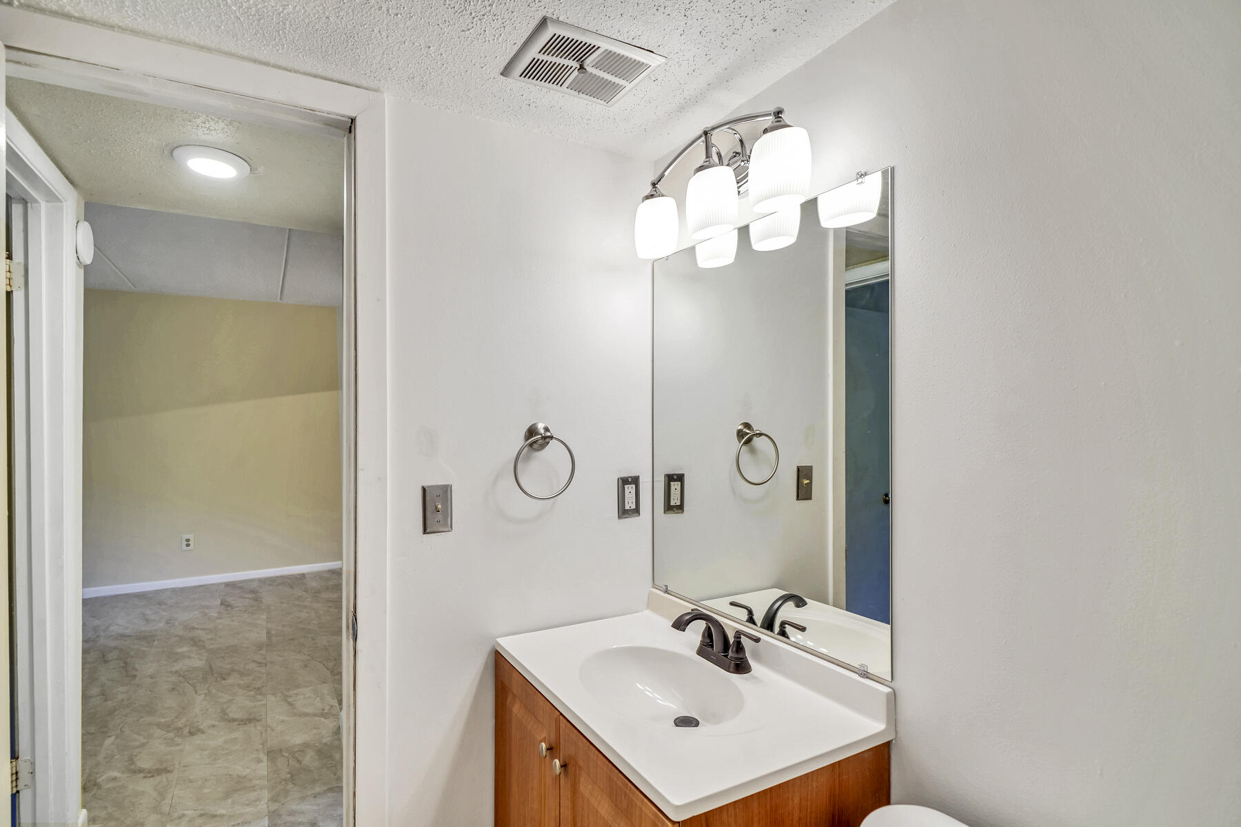 CEDARS CONDO - Residential