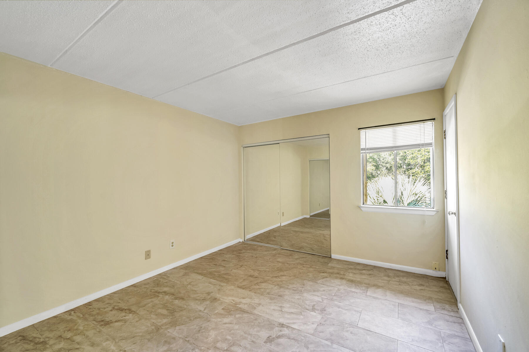 CEDARS CONDO - Residential