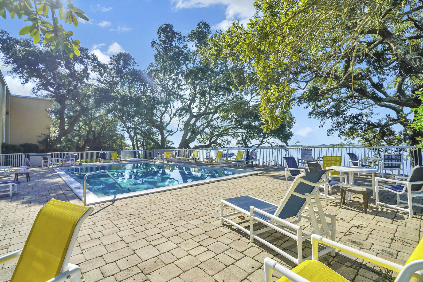 CEDARS CONDO - Residential