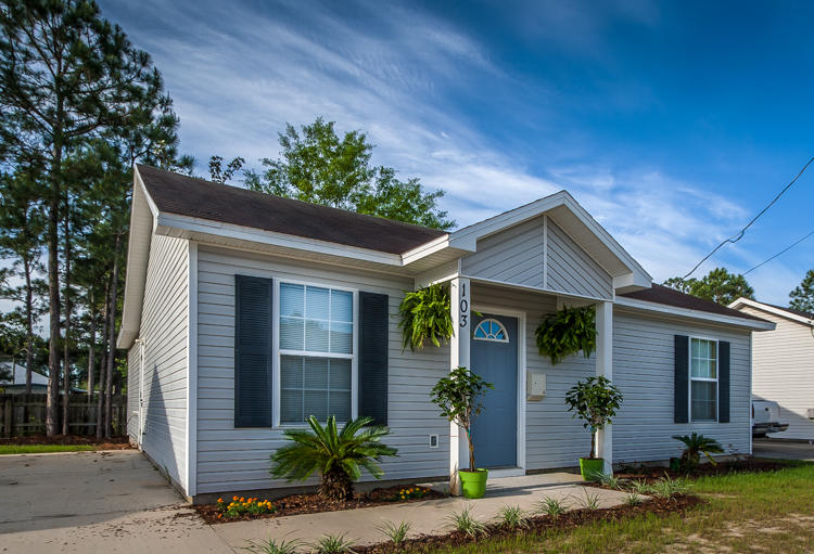 FREEPORT VILLAGE - Residential Lease
