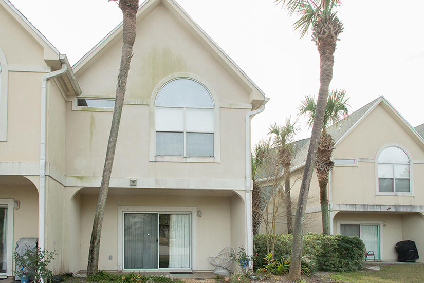 PELICAN PLACE T/H WEST - Residential Lease