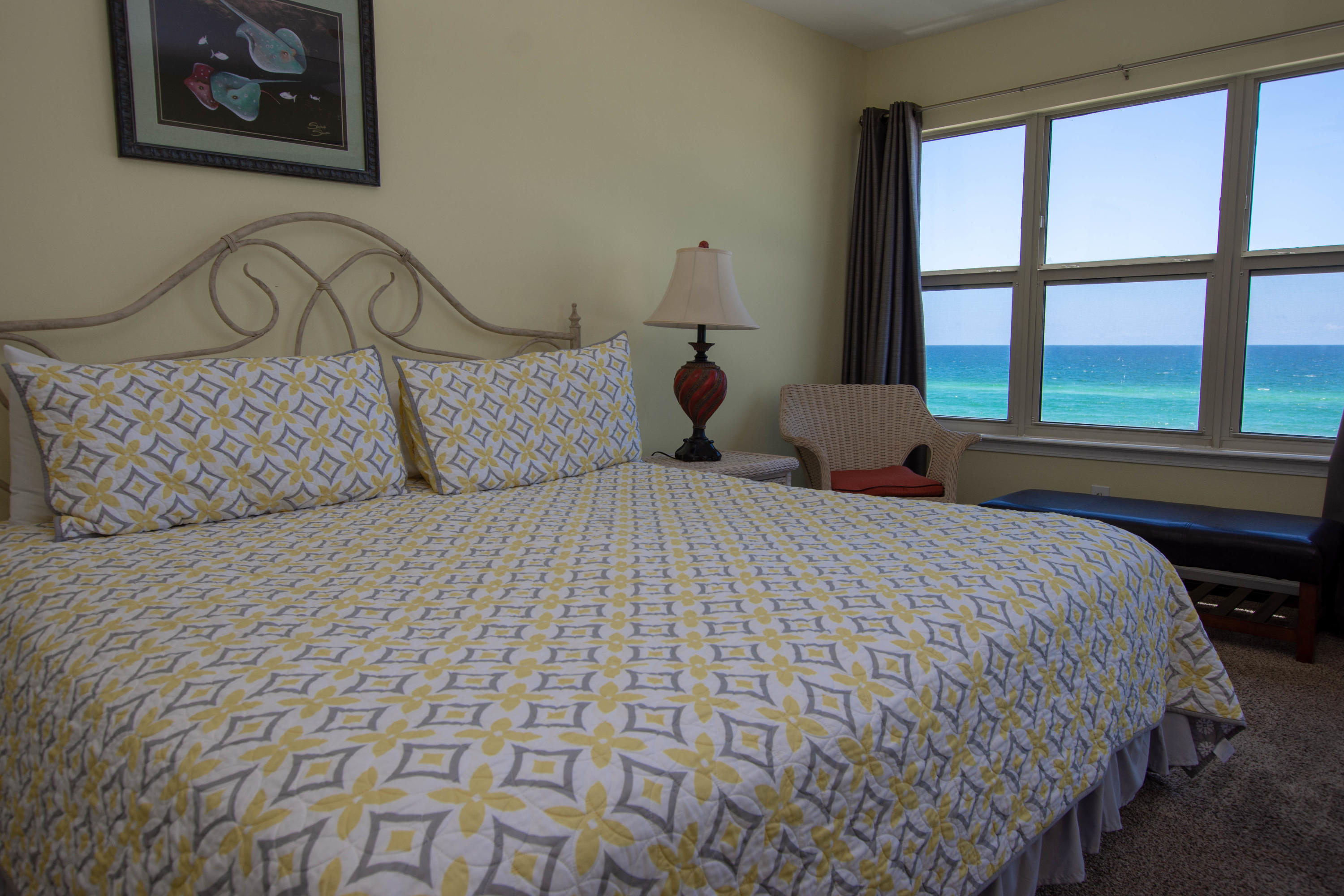 EMERALD TOWERS WEST CONDO - Residential