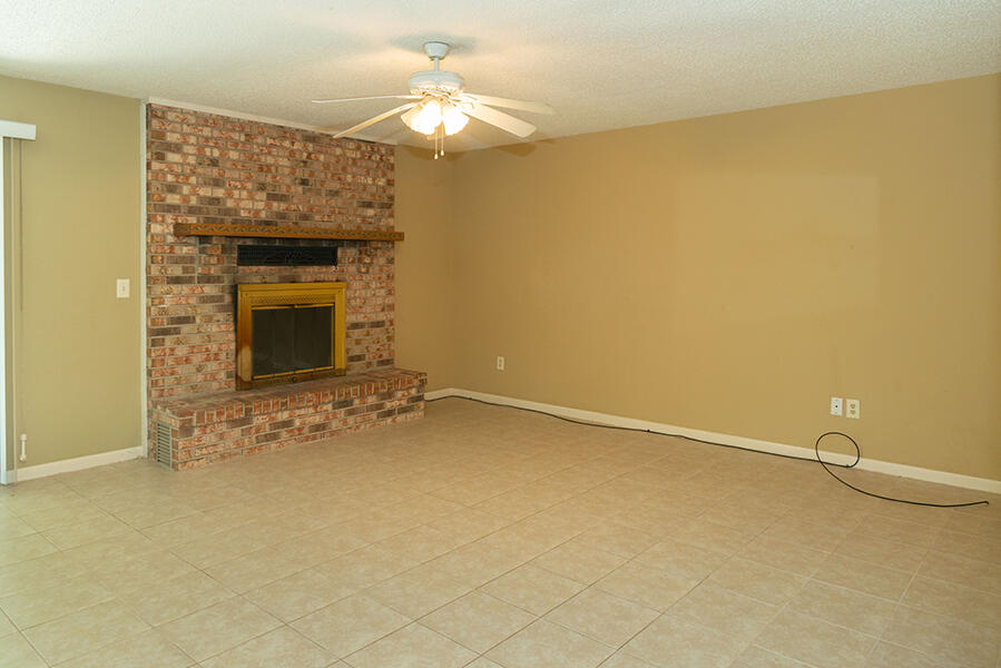 PORT DIXIE - Residential Lease