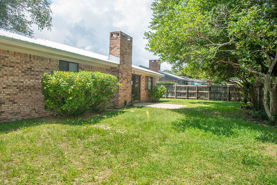PORT DIXIE - Residential Lease