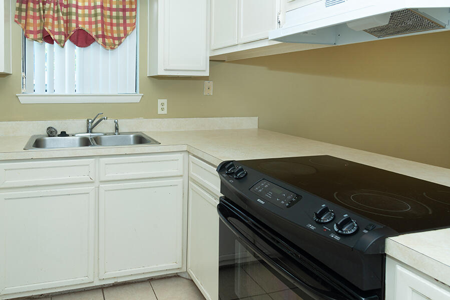 PORT DIXIE - Residential Lease