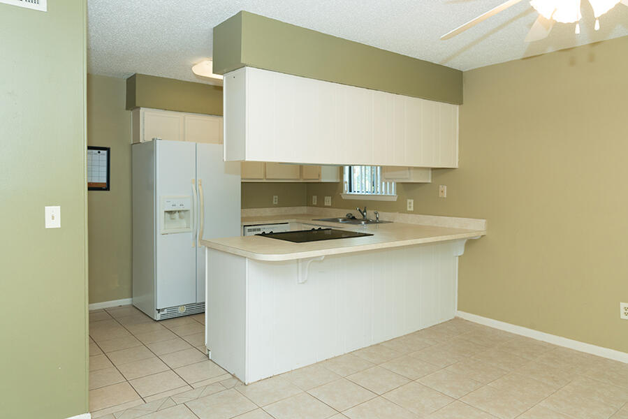 PORT DIXIE - Residential Lease