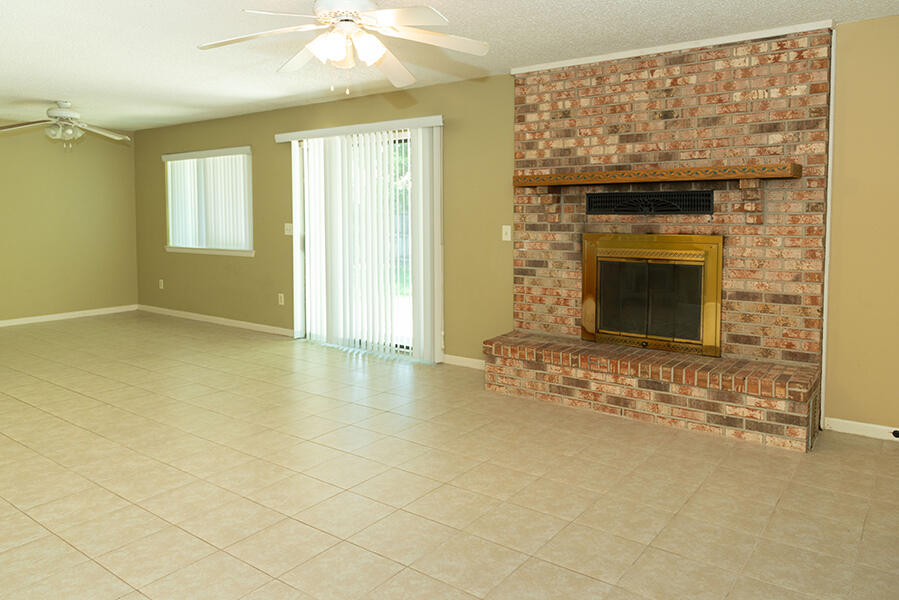 PORT DIXIE - Residential Lease