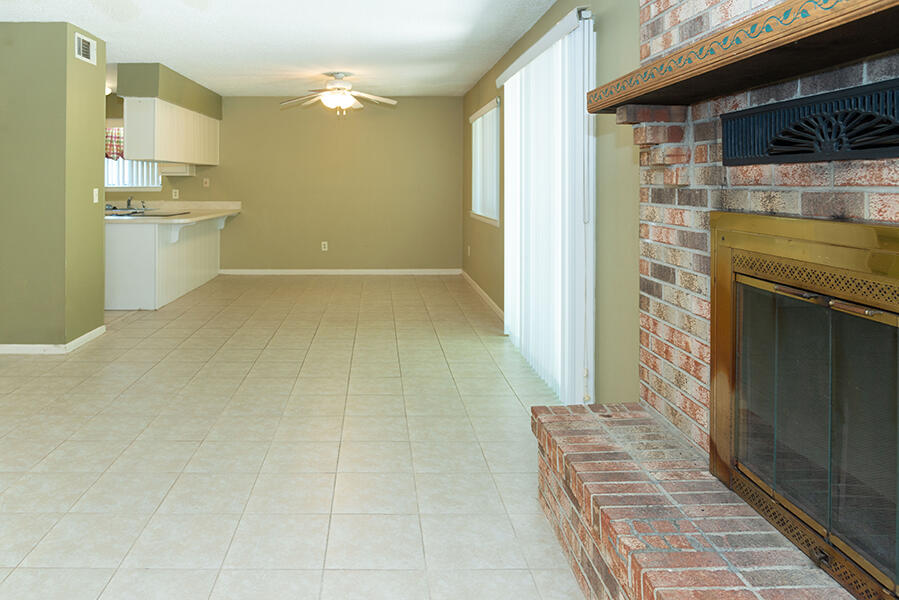 PORT DIXIE - Residential Lease